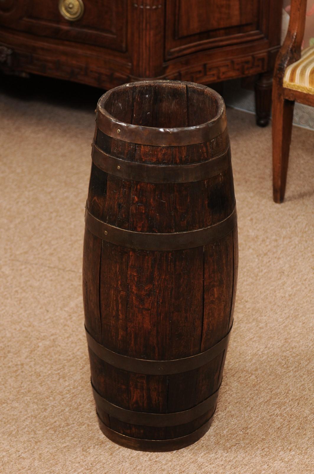 English Oak and Brass Barrell, Late 19th Century In Good Condition In Atlanta, GA