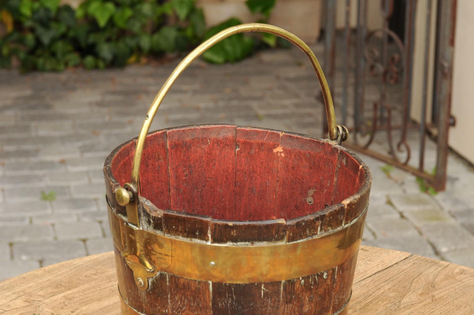 English Oak Bucket with Brass Handle and Horizontal Braces, circa 1880 In Good Condition For Sale In Atlanta, GA