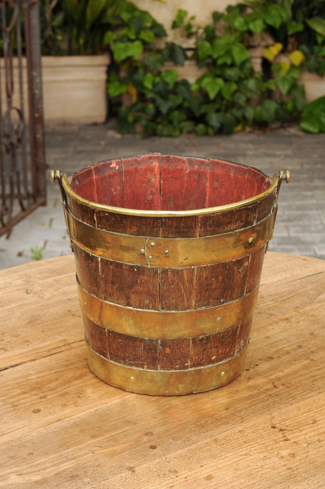 English Oak Bucket with Brass Handle and Horizontal Braces, circa 1880 For Sale 3