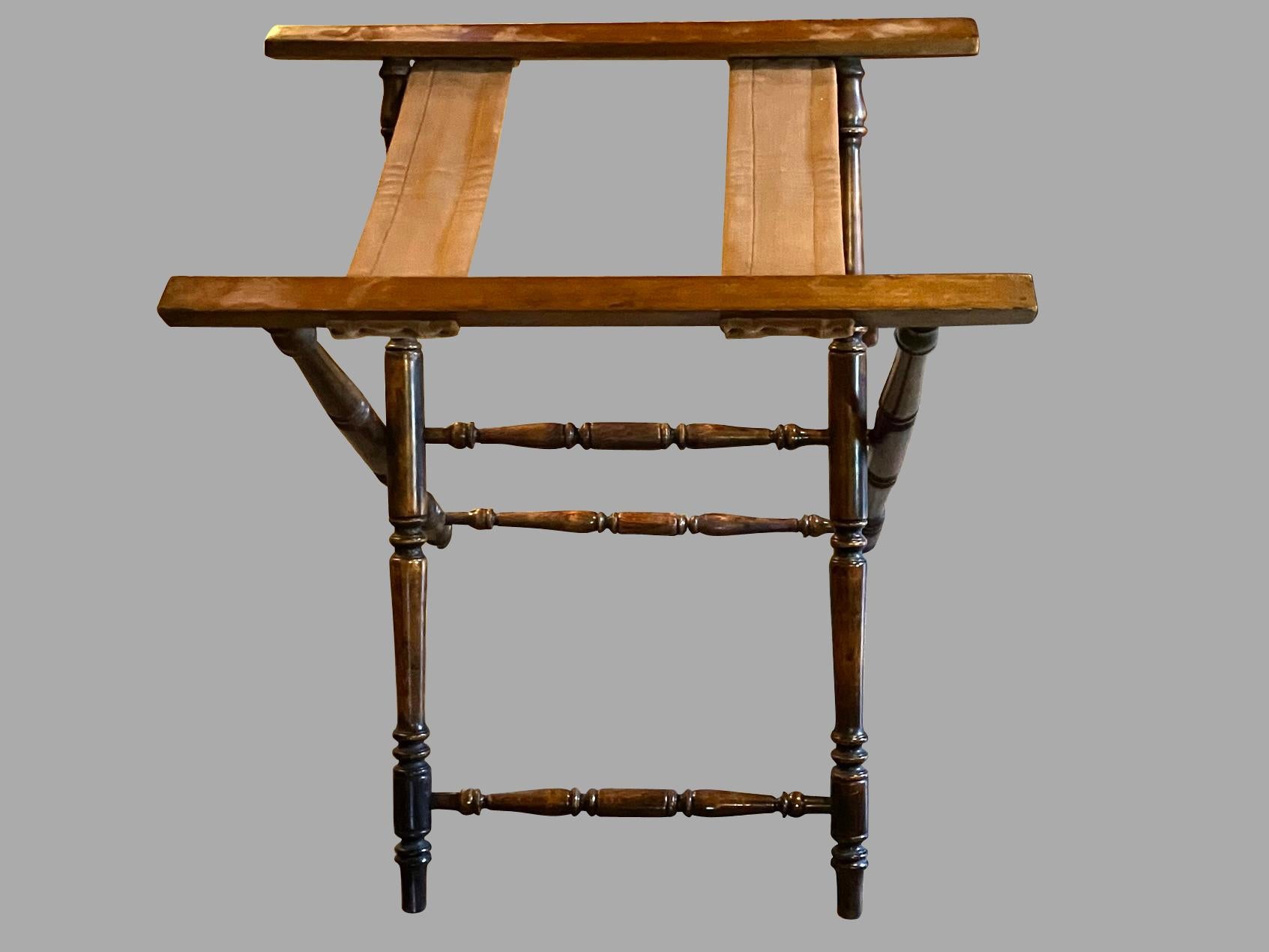 English Oak Butler's Table with Collapsible Sides on Folding Mahogany Stand For Sale 4