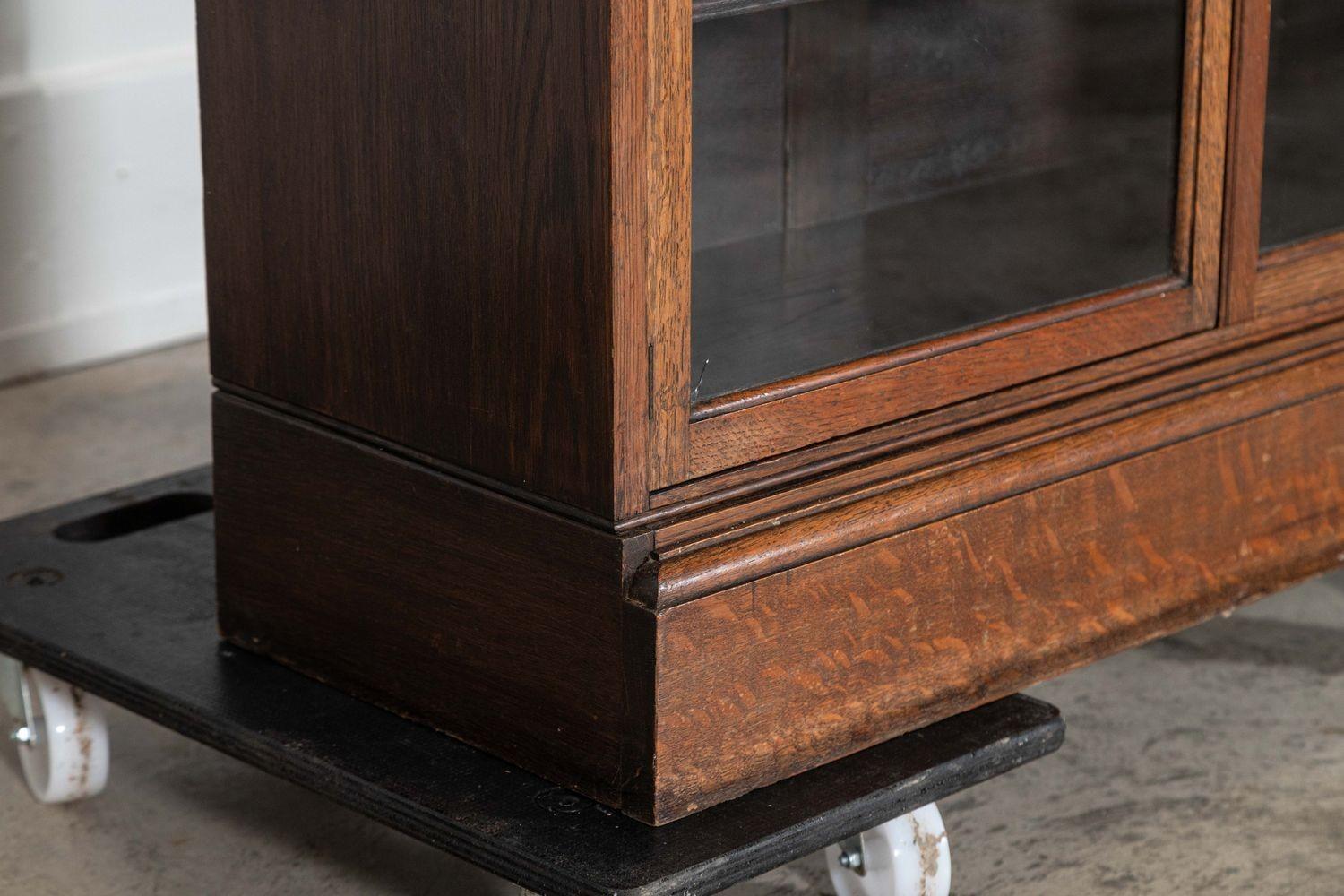 Libreria modulare smaltata in Oak Oak intagliato inglese in vendita 7