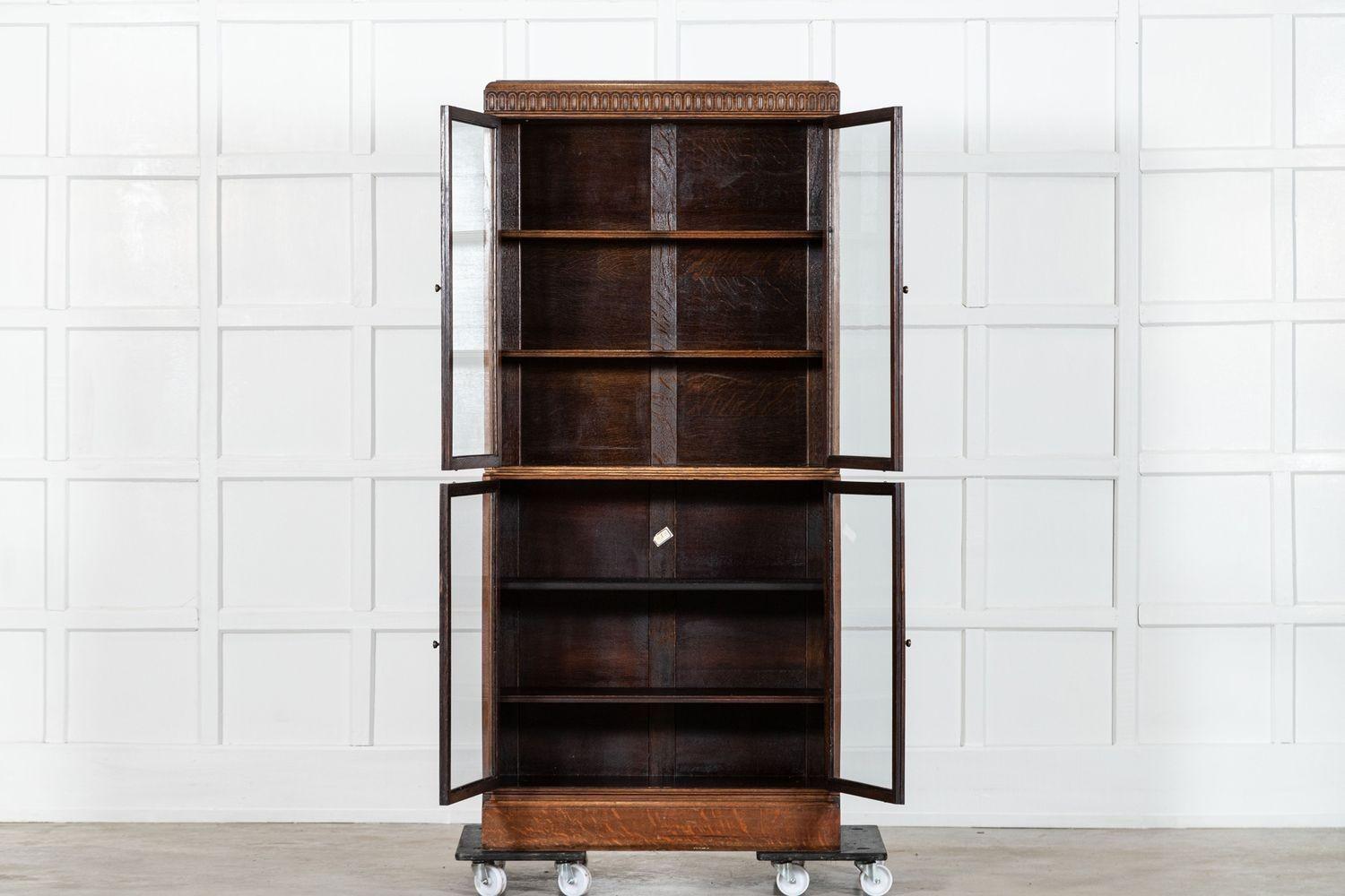 circa 1900
Libreria modulare smaltata in Oak Oak intagliato inglese
Disponibile solo x1
Il prezzo è di ciascuno
sku 2002C
Insieme W81 x D31 x H174,5 cm
Base L81 x P31 x H85,5 cm
Profondità interna della base 24.5 cm
Top L81 x P22 x H89 cm
Profondità