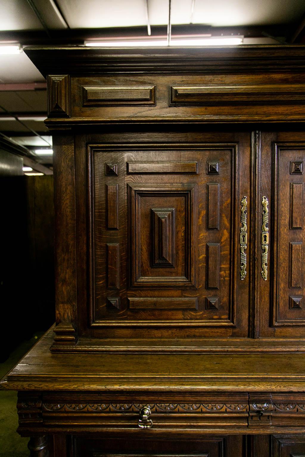 English Oak Carved Stepback Cupboard In Good Condition For Sale In Wilson, NC