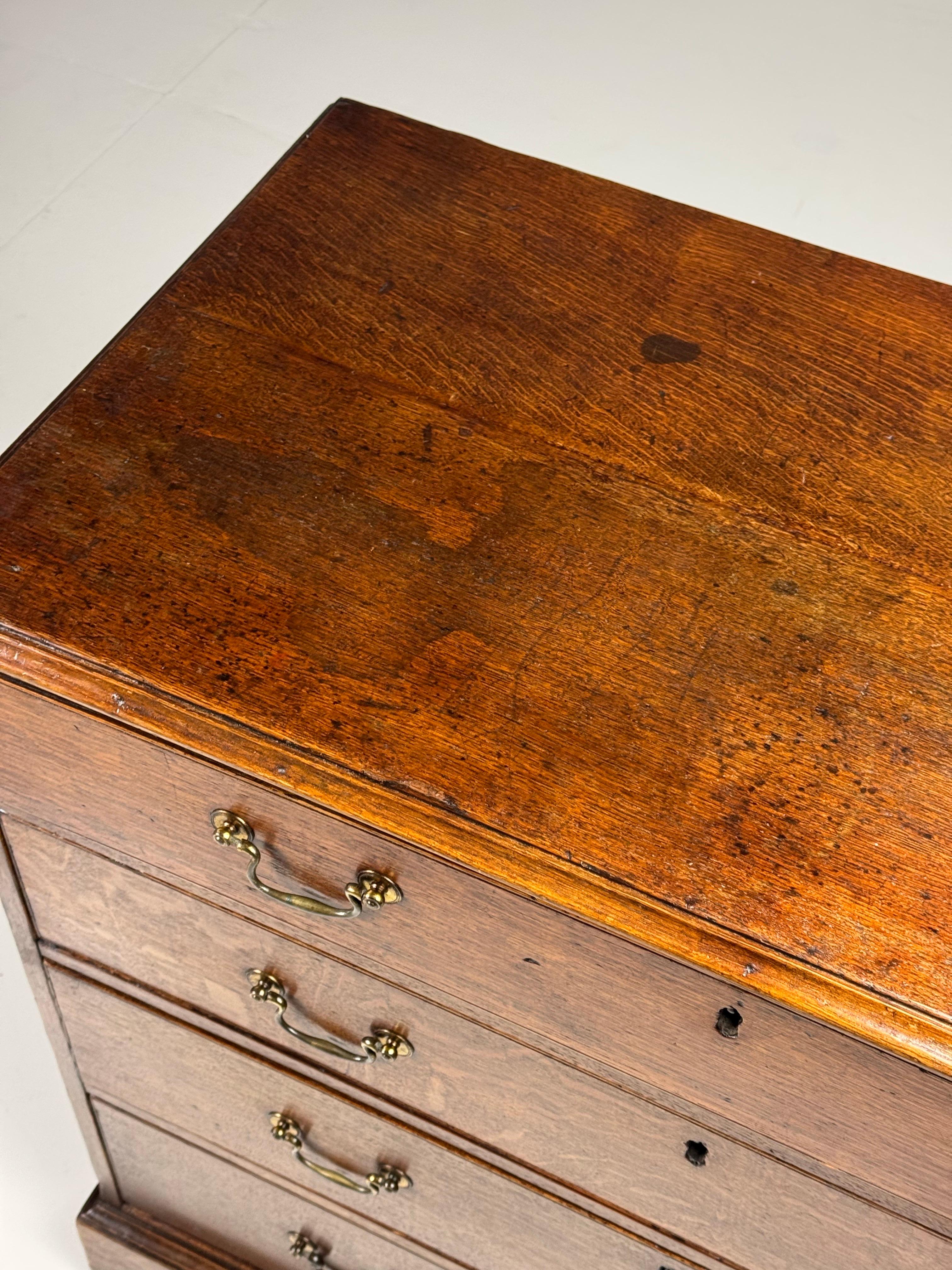 Cassettiera inglese in Oak del 1780 ca. in vendita 3