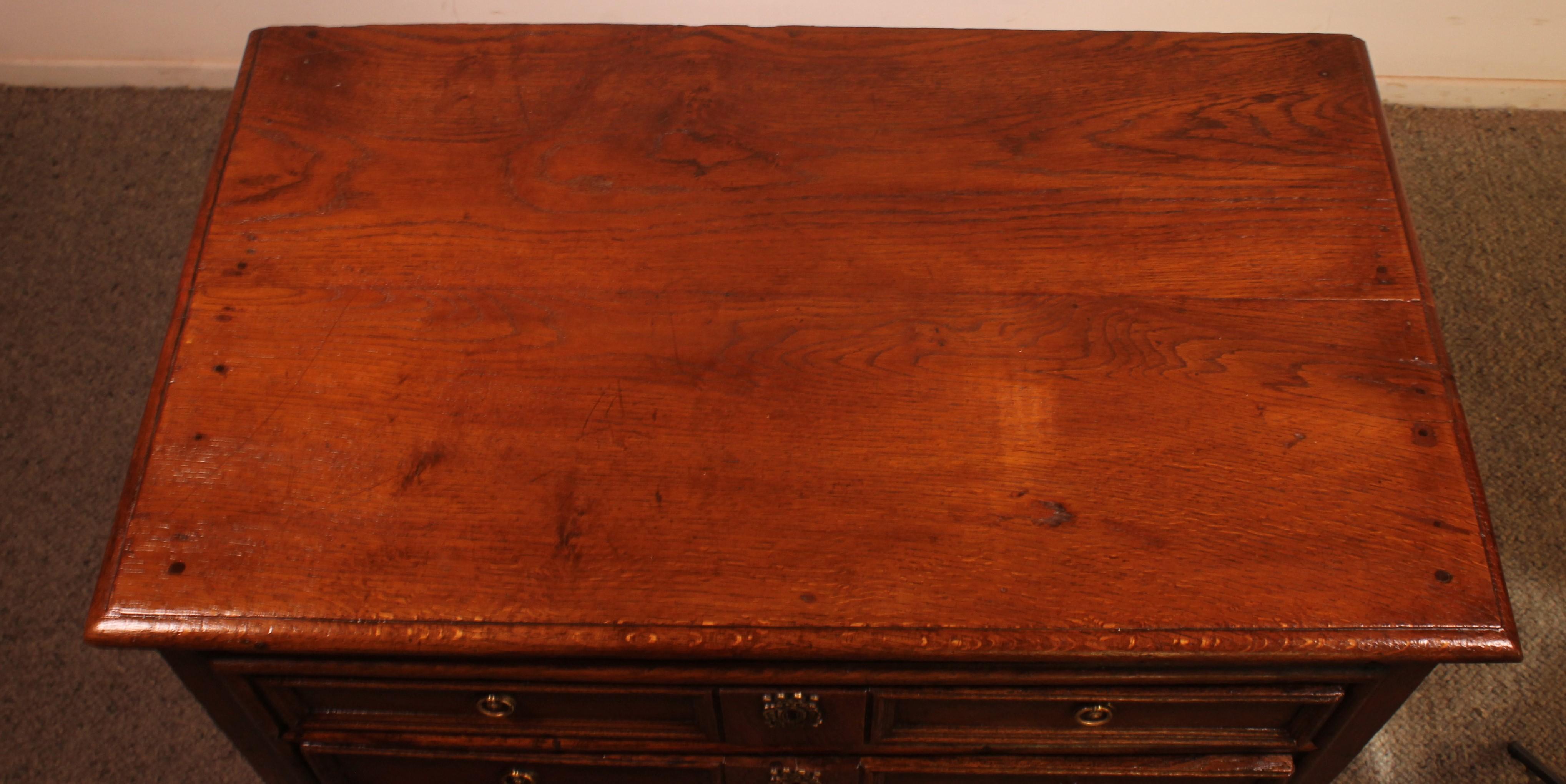English Oak Chest Of Drawers, Early 18th Century For Sale 6