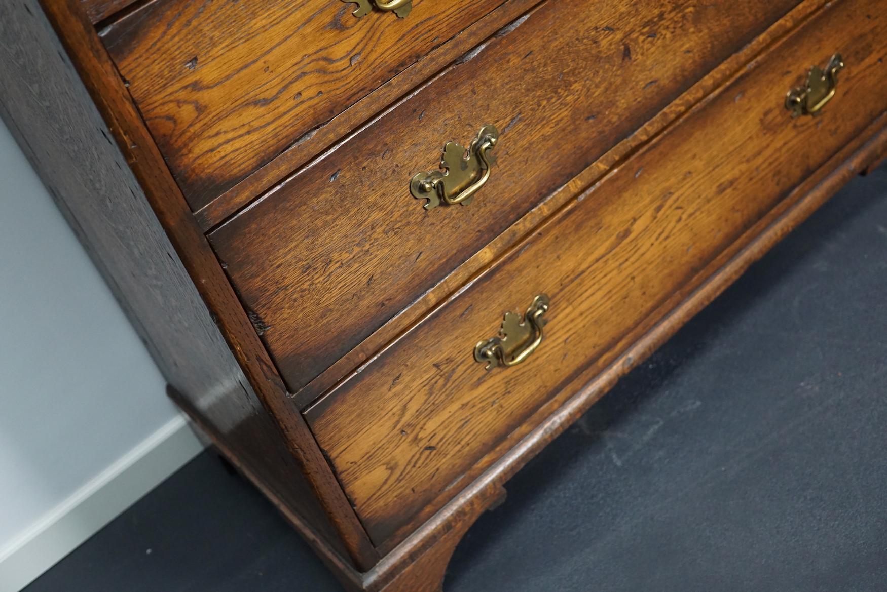 Mid-20th Century English Oak Chest of Drawers, Early 20th Century