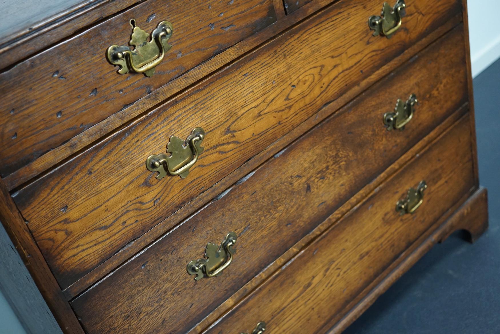 English Oak Chest of Drawers, Early 20th Century 1