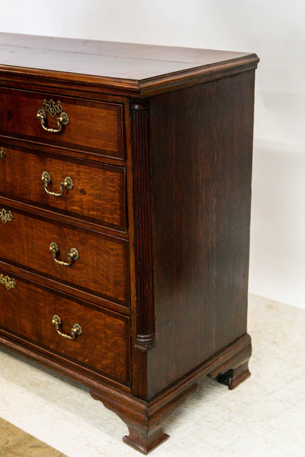 Ottone Cassettiera in Oak inglese in vendita