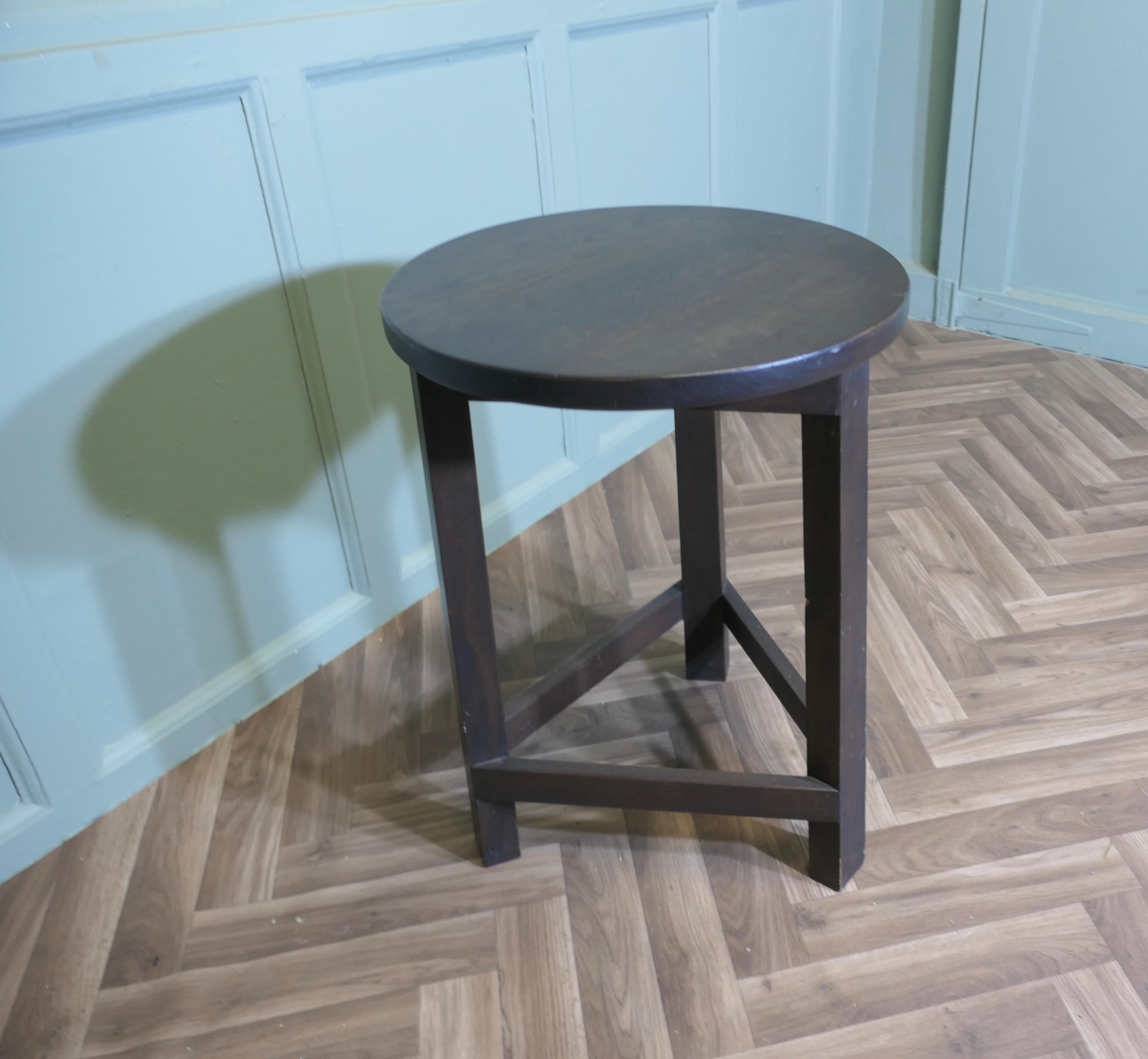 English Oak Cricket Table en Bueno estado para la venta en Godshill, Isle of Wight