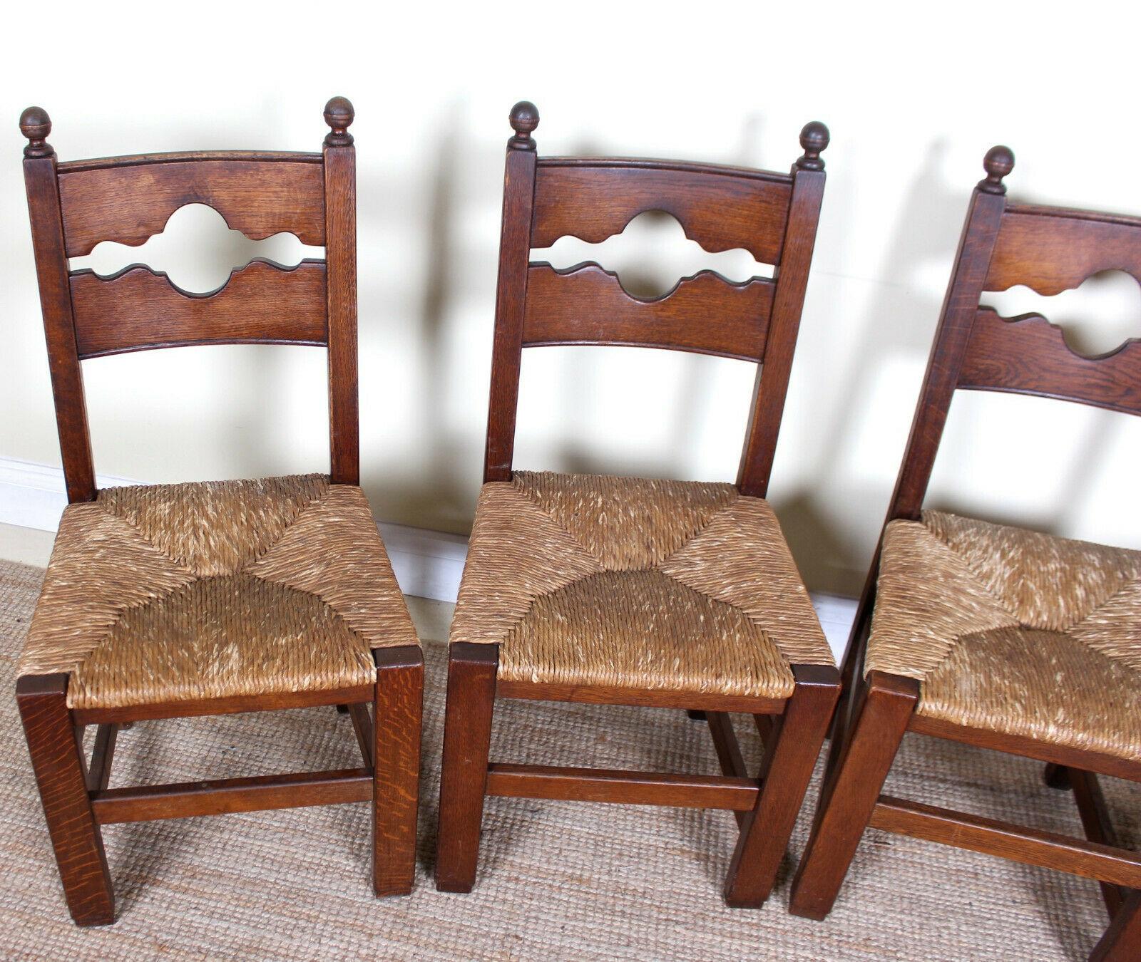 English Oak Dining Table and 4 Chairs Country Arts & Crafts Rustic Rush Country For Sale 3