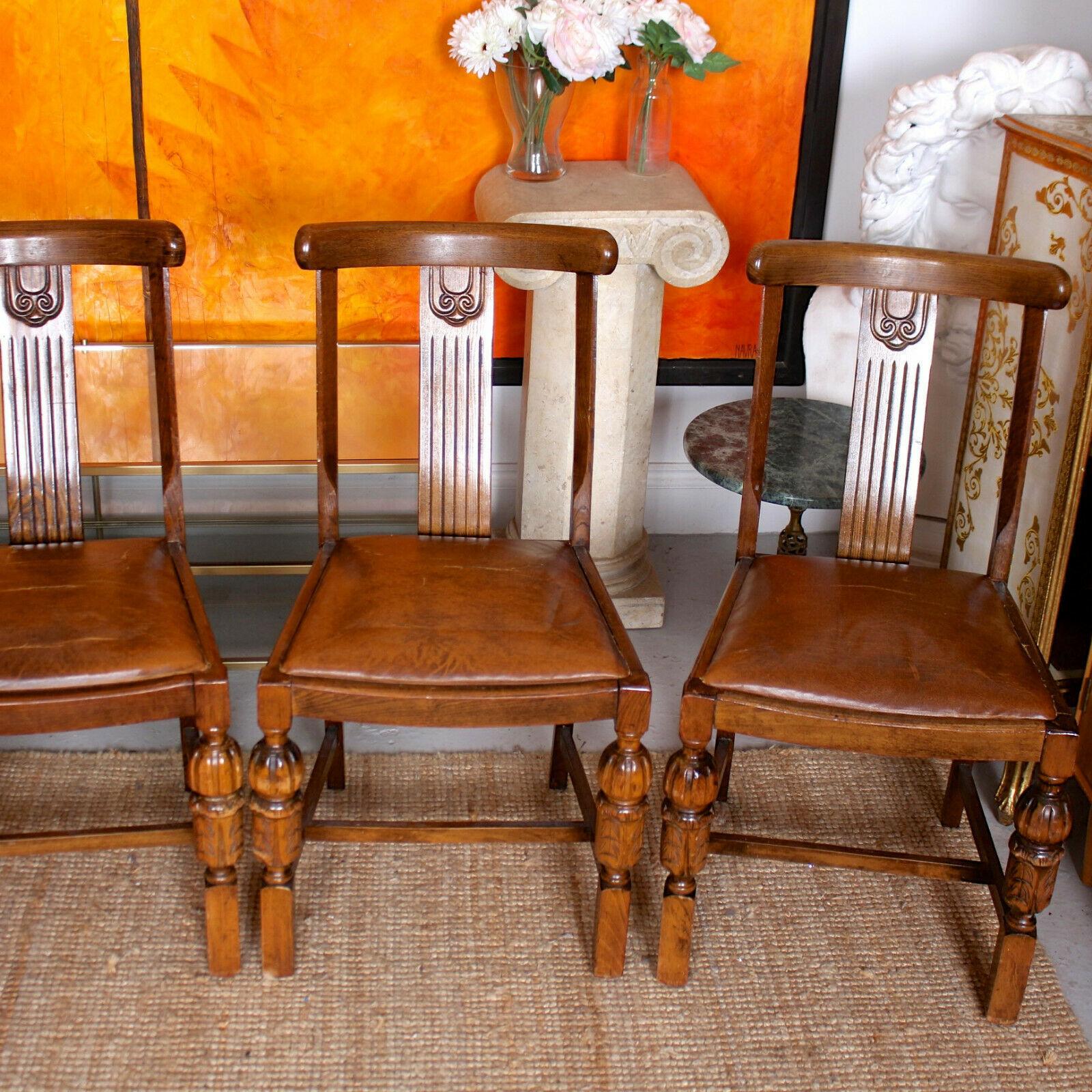 English Oak Dining Table and 4 Chairs 3