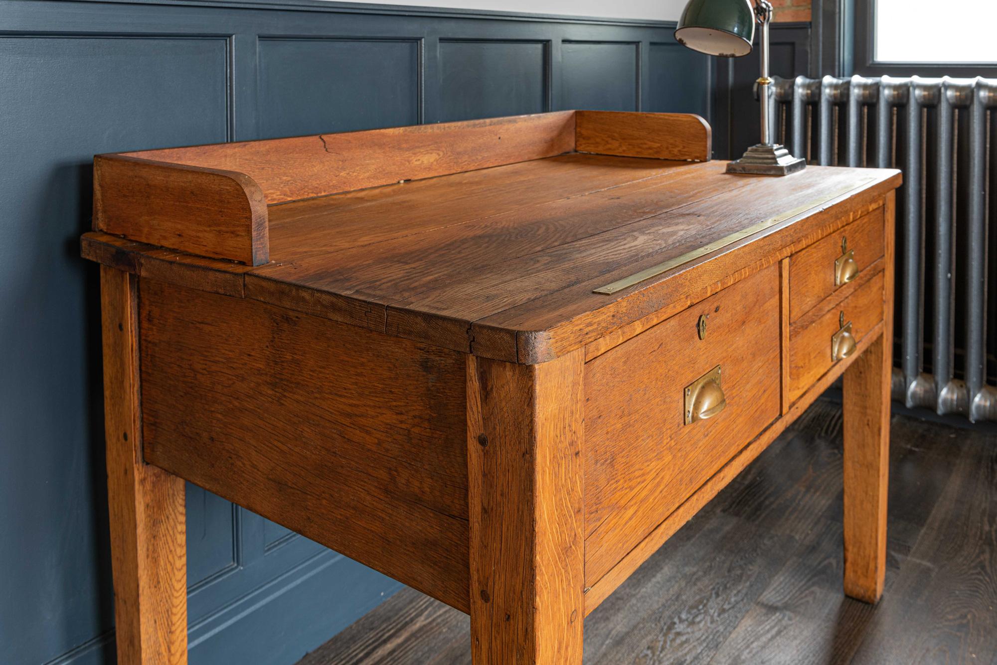 English Oak Drapers Table, circa 1920 In Good Condition In Staffordshire, GB