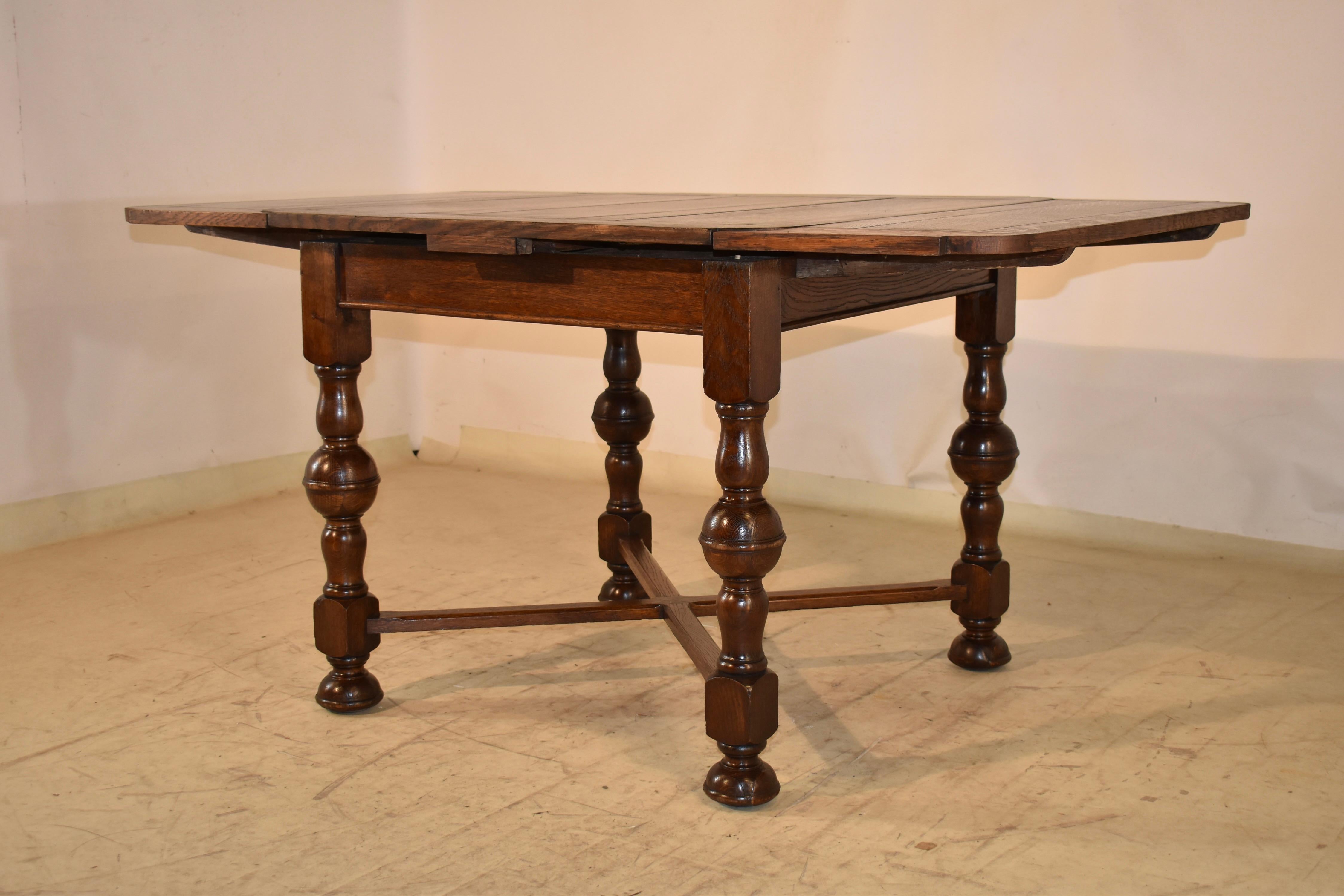English Oak Draw Leaf Table, Circa 1900 5