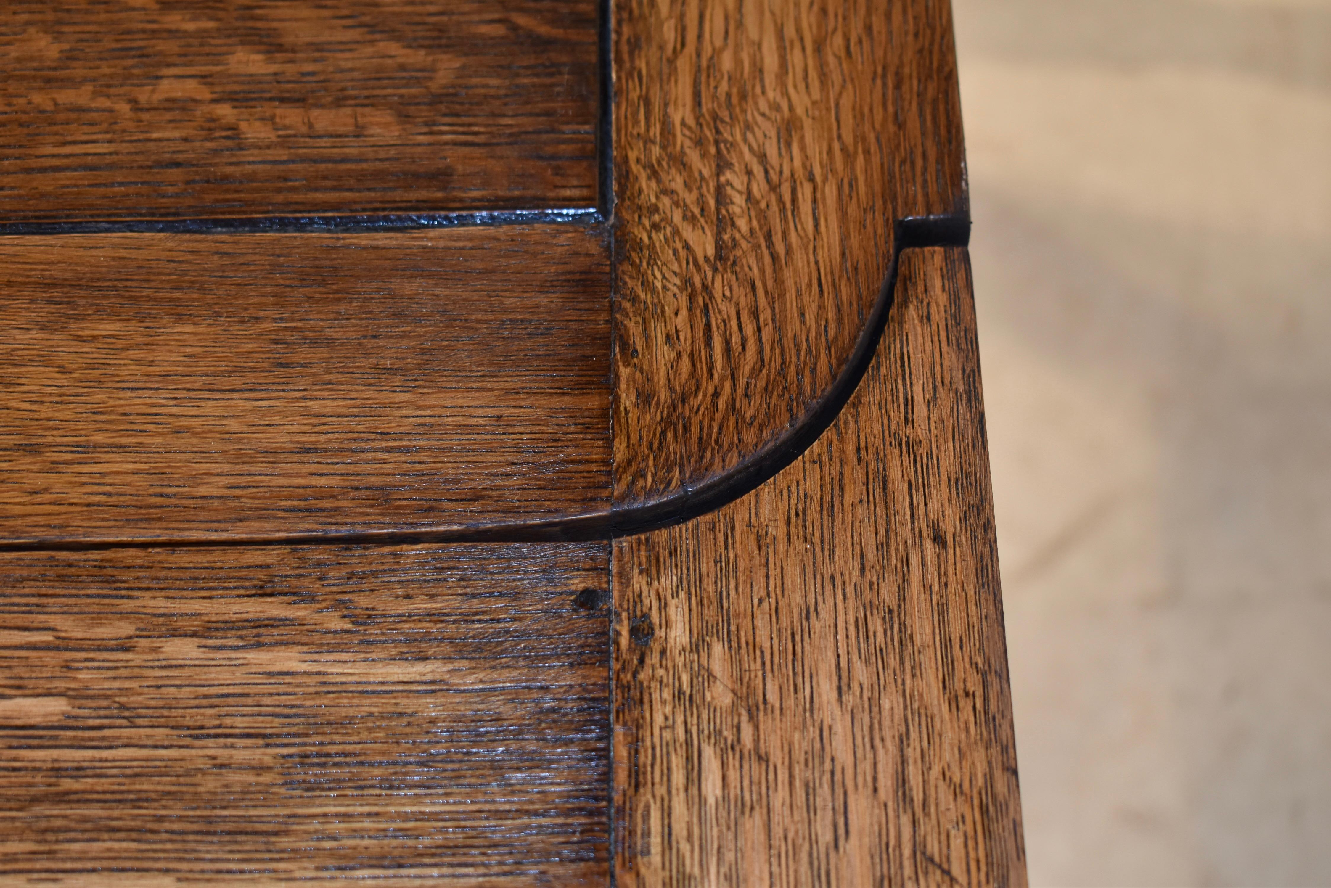 English Oak Draw Leaf Table, Circa 1900 7