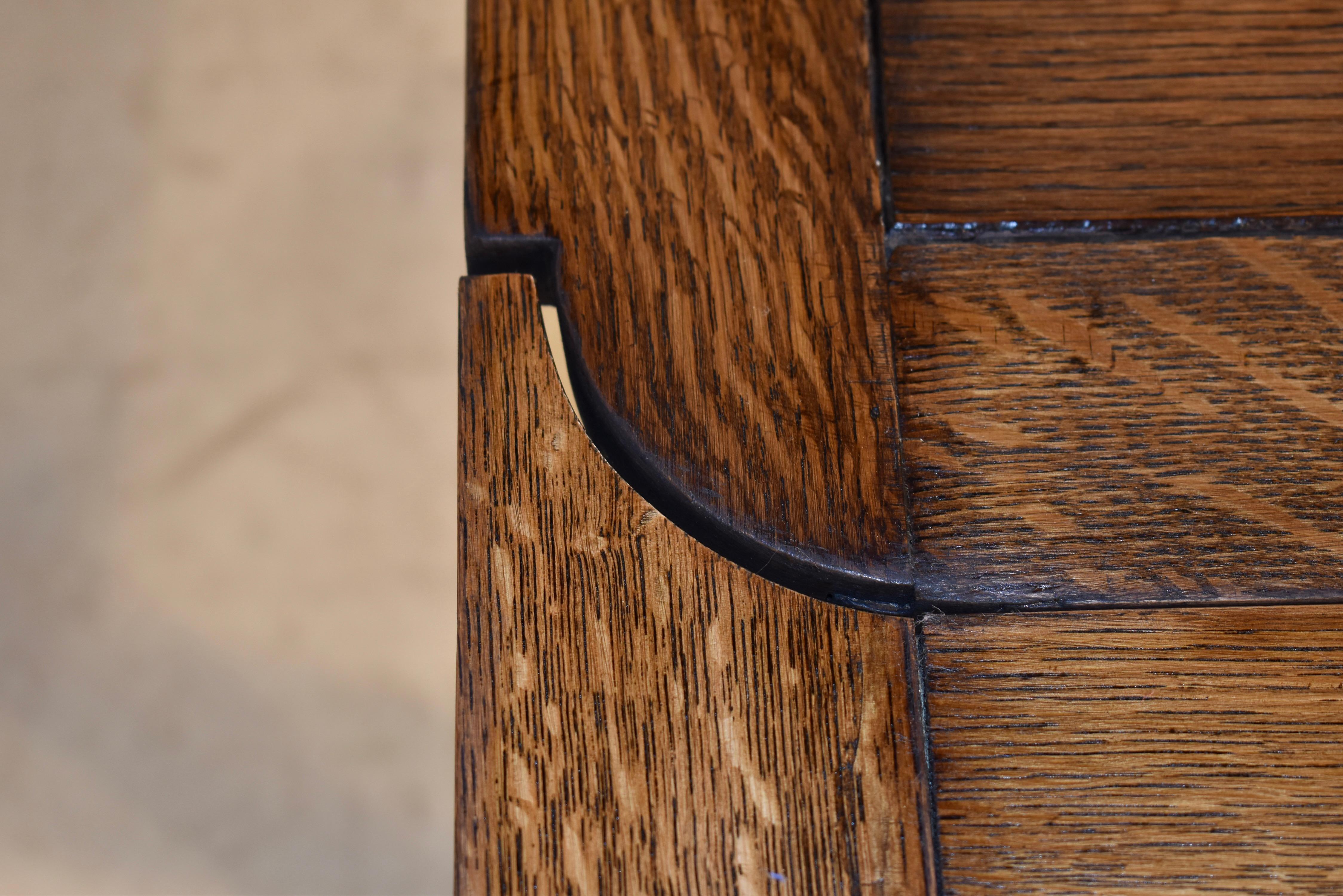 English Oak Draw Leaf Table, Circa 1900 8