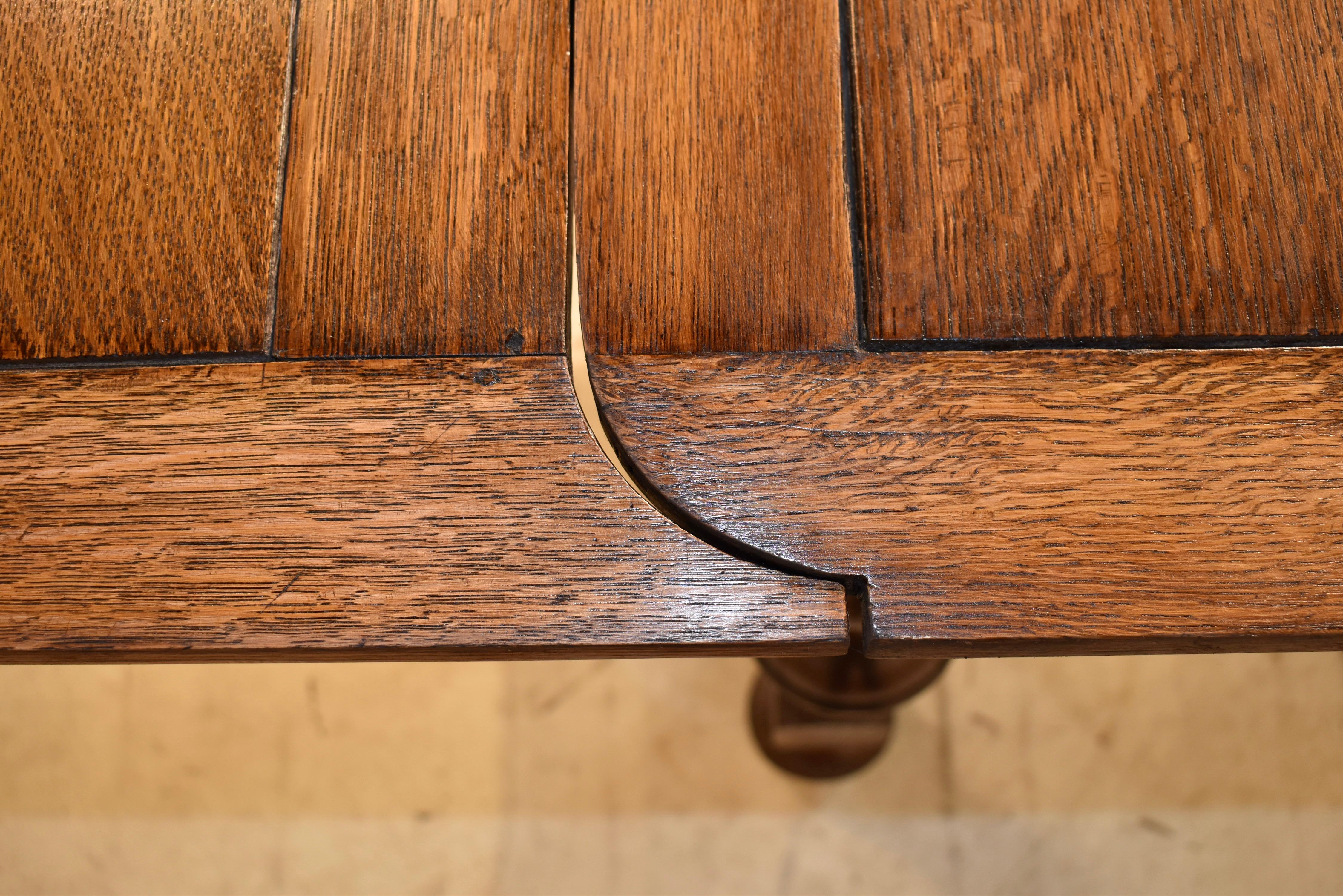 English Oak Draw Leaf Table, Circa 1900 2