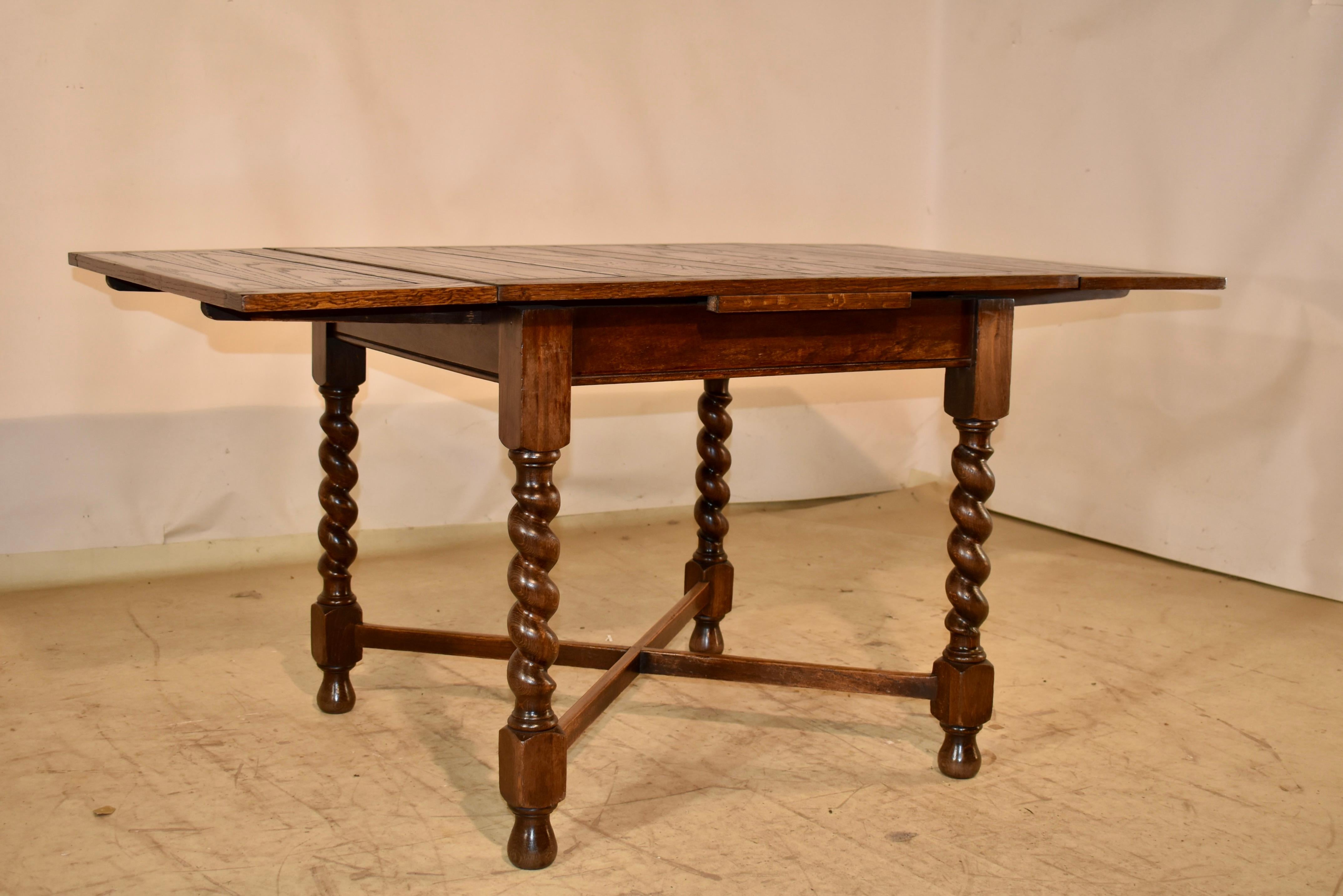 Début du 20ème siècle Table à tiroirs en Oak Oak, Circa 1900 en vente