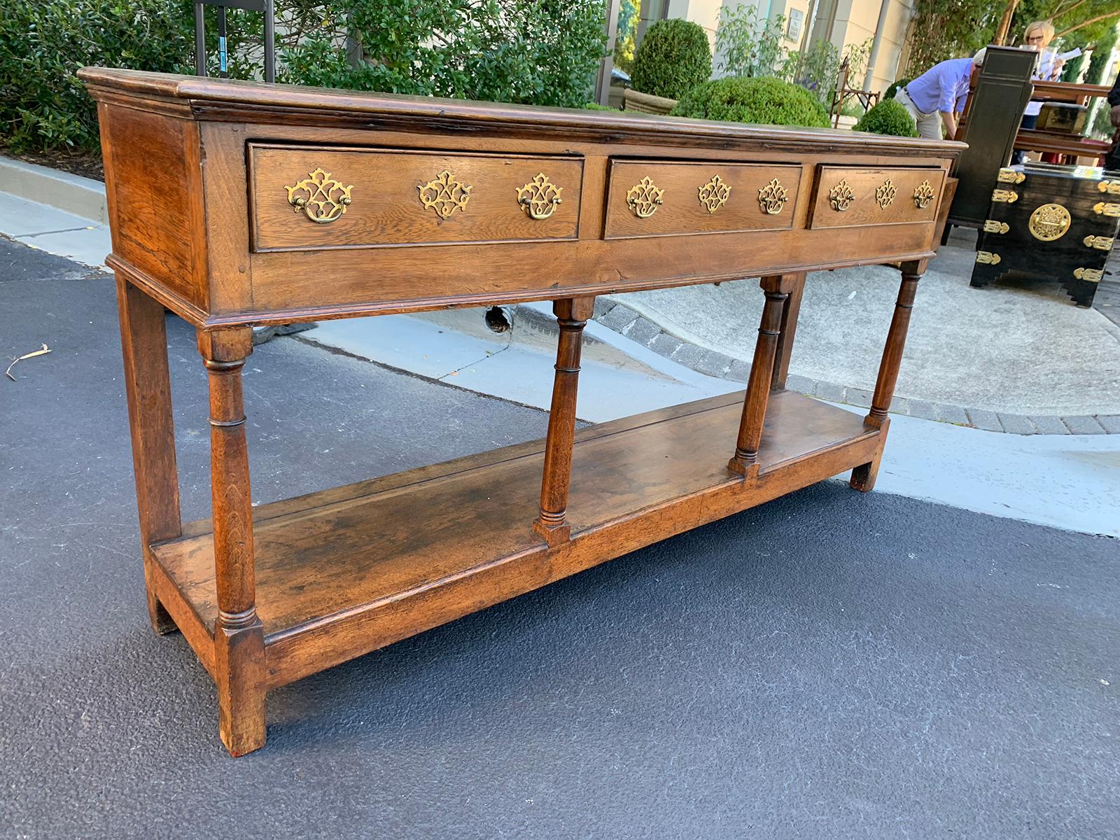 English Oak Dresser Base, All Original, circa 1790s In Good Condition In Atlanta, GA