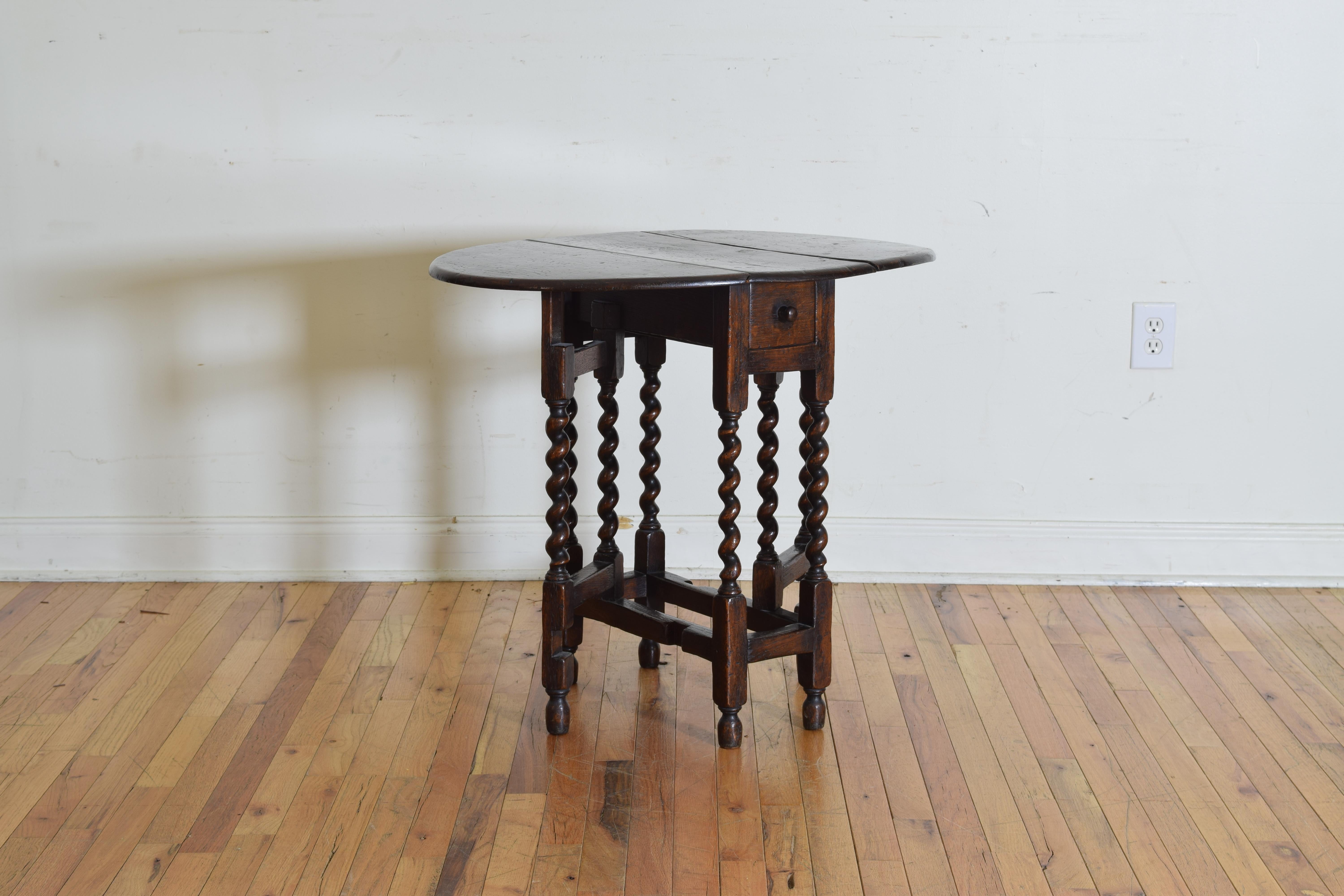 English Oak Drop-Leaf Table with One-Drawer, 19th Century In Good Condition In Atlanta, GA