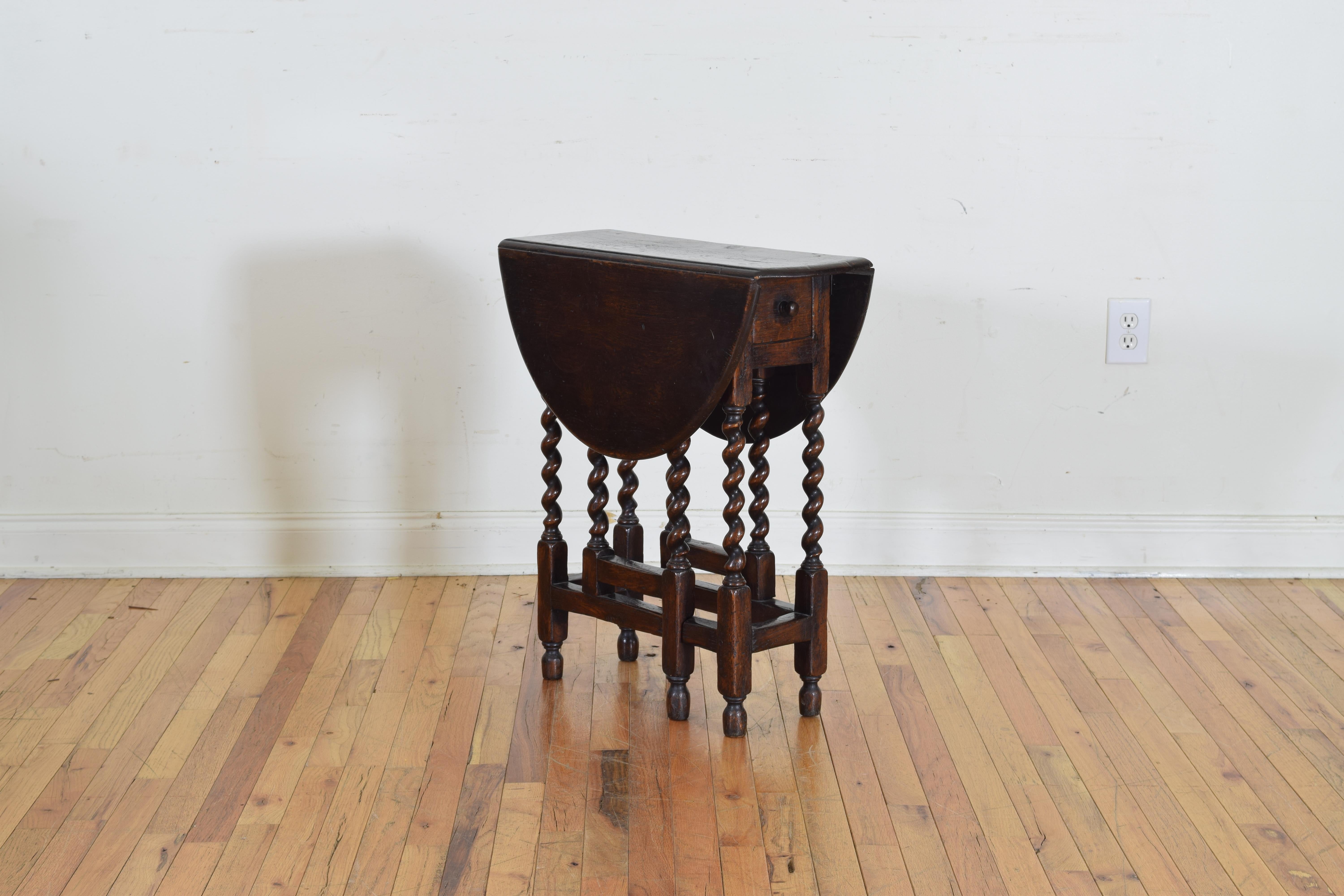 English Oak Drop-Leaf Table with One-Drawer, 19th Century 1