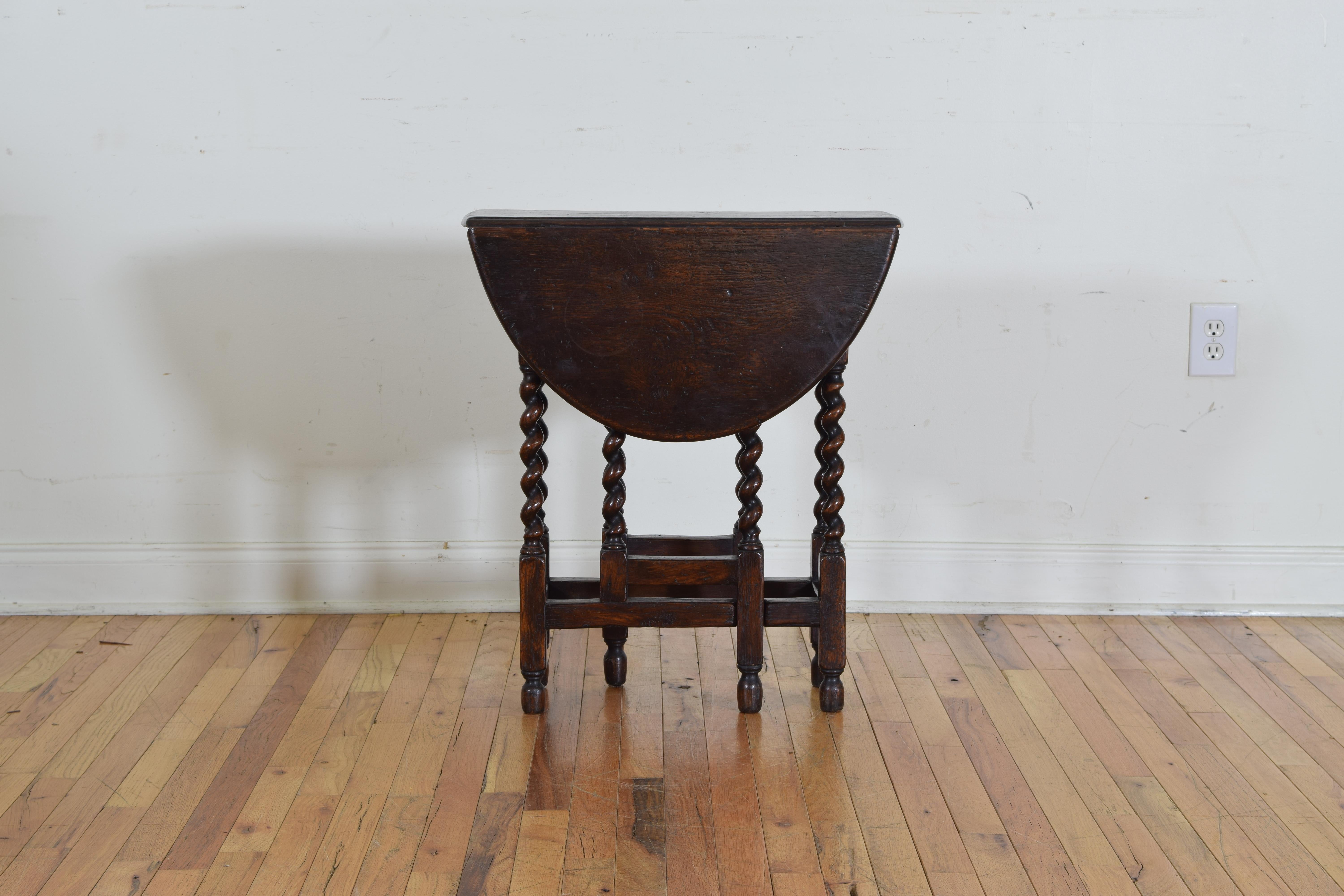 English Oak Drop-Leaf Table with One-Drawer, 19th Century 3