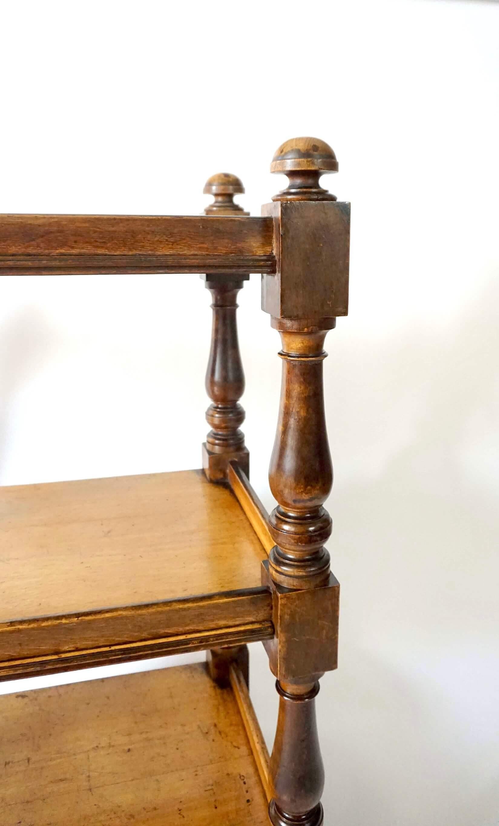 Etapa o estantería abierta inglesa de roble, hacia 1850 en venta 3
