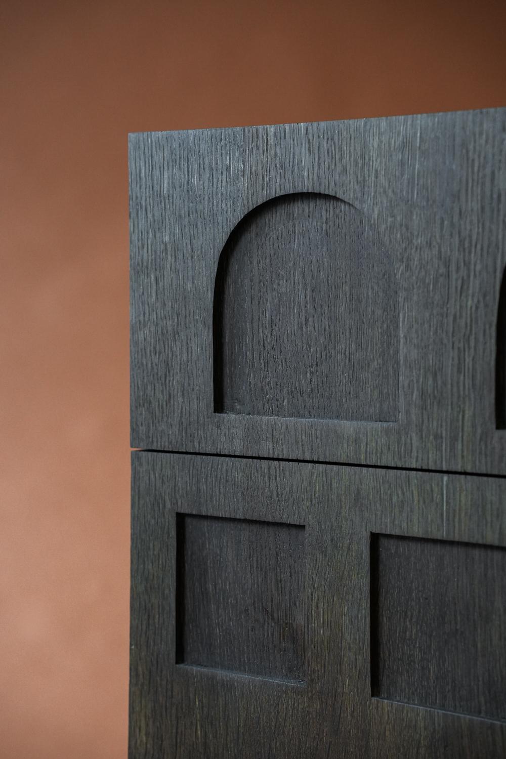 Terrace English Oak Fumed Night Stand (Geölt) im Angebot