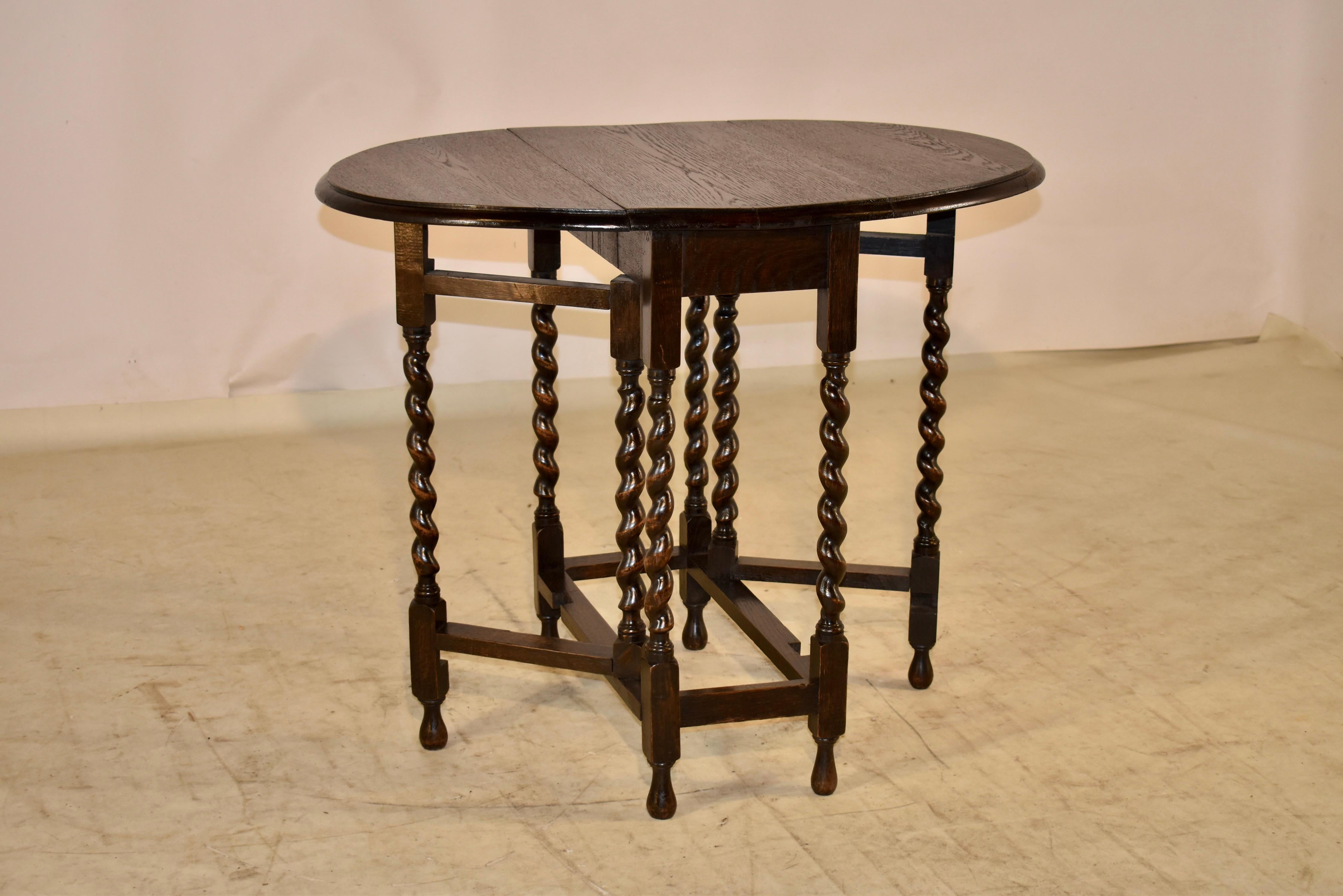 English Oak Gate Leg Side Table, circa 1900 For Sale 3