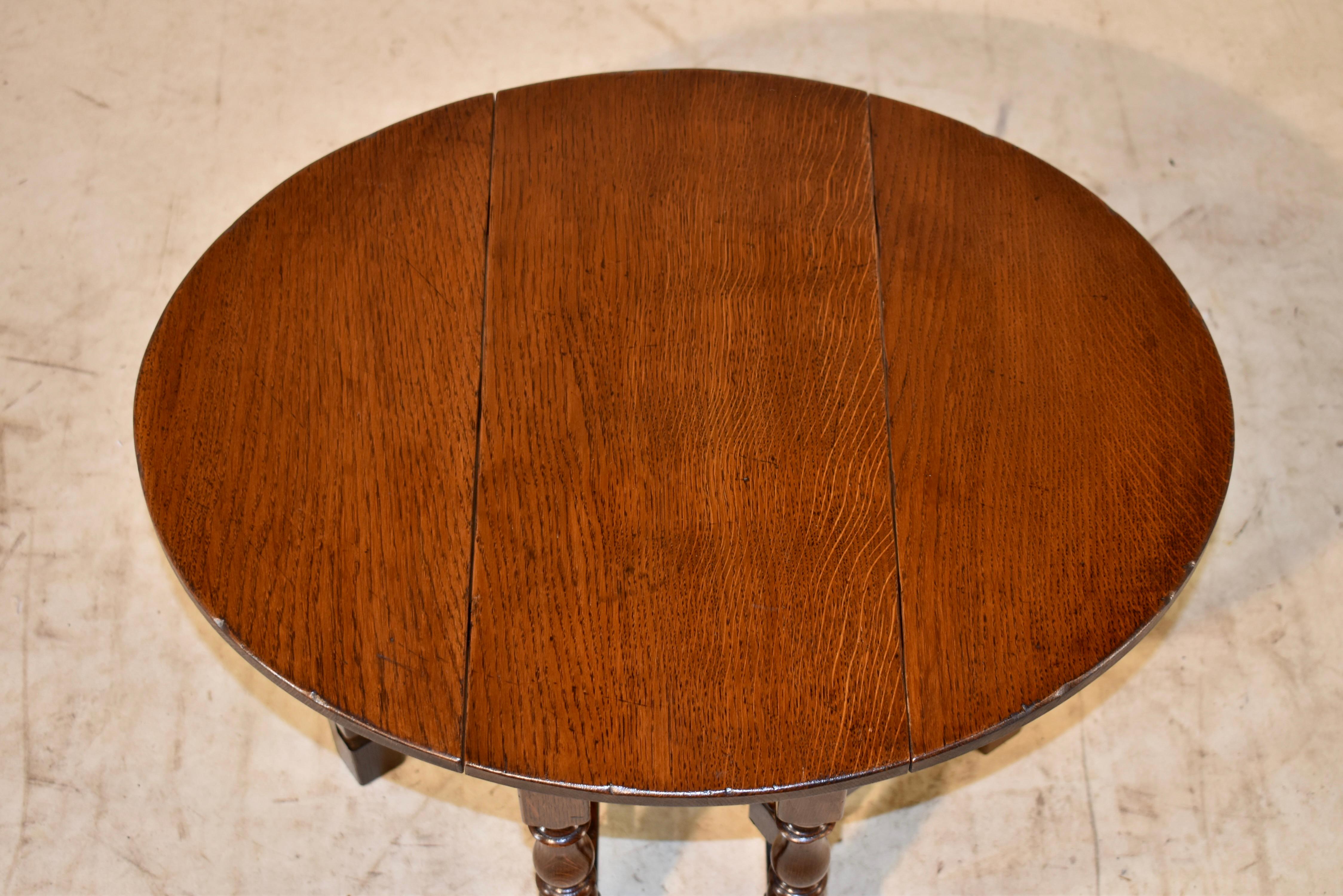 Table à pied en chêne anglais, vers 1900 en vente 2