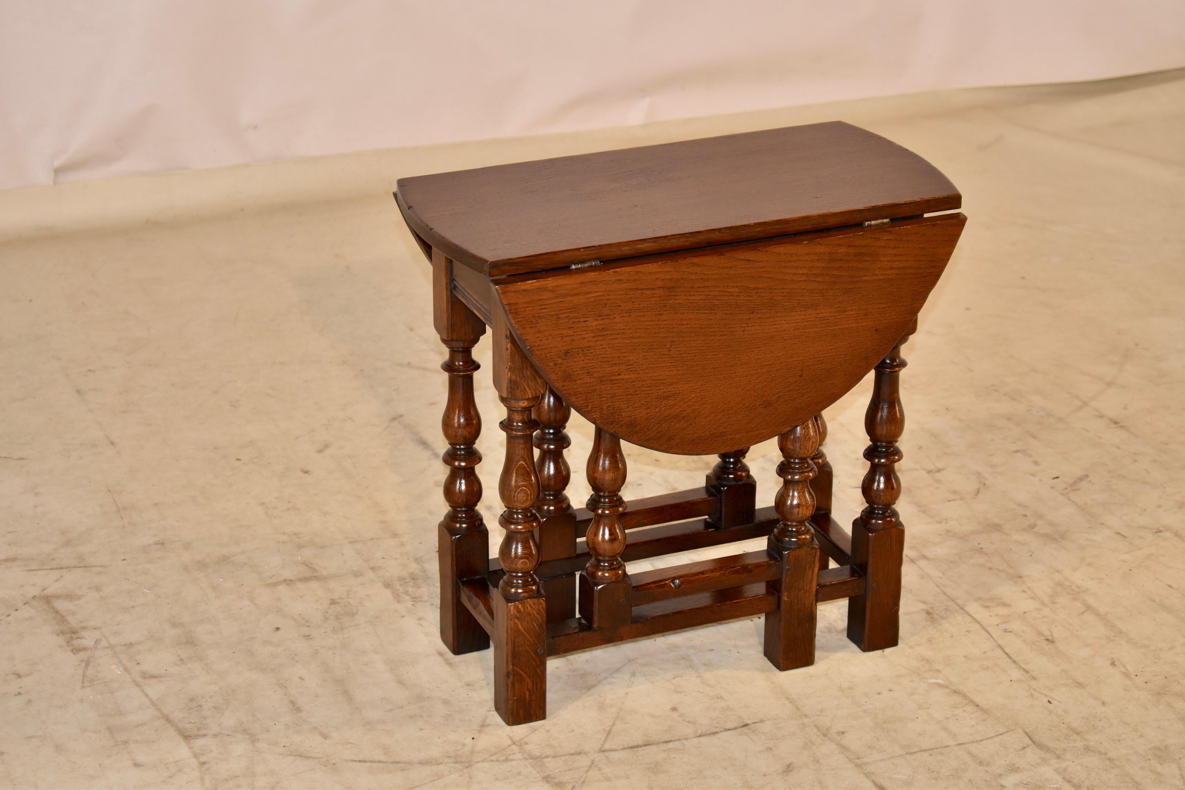 Turned English Oak Gate-Leg Table, circa 1900 For Sale