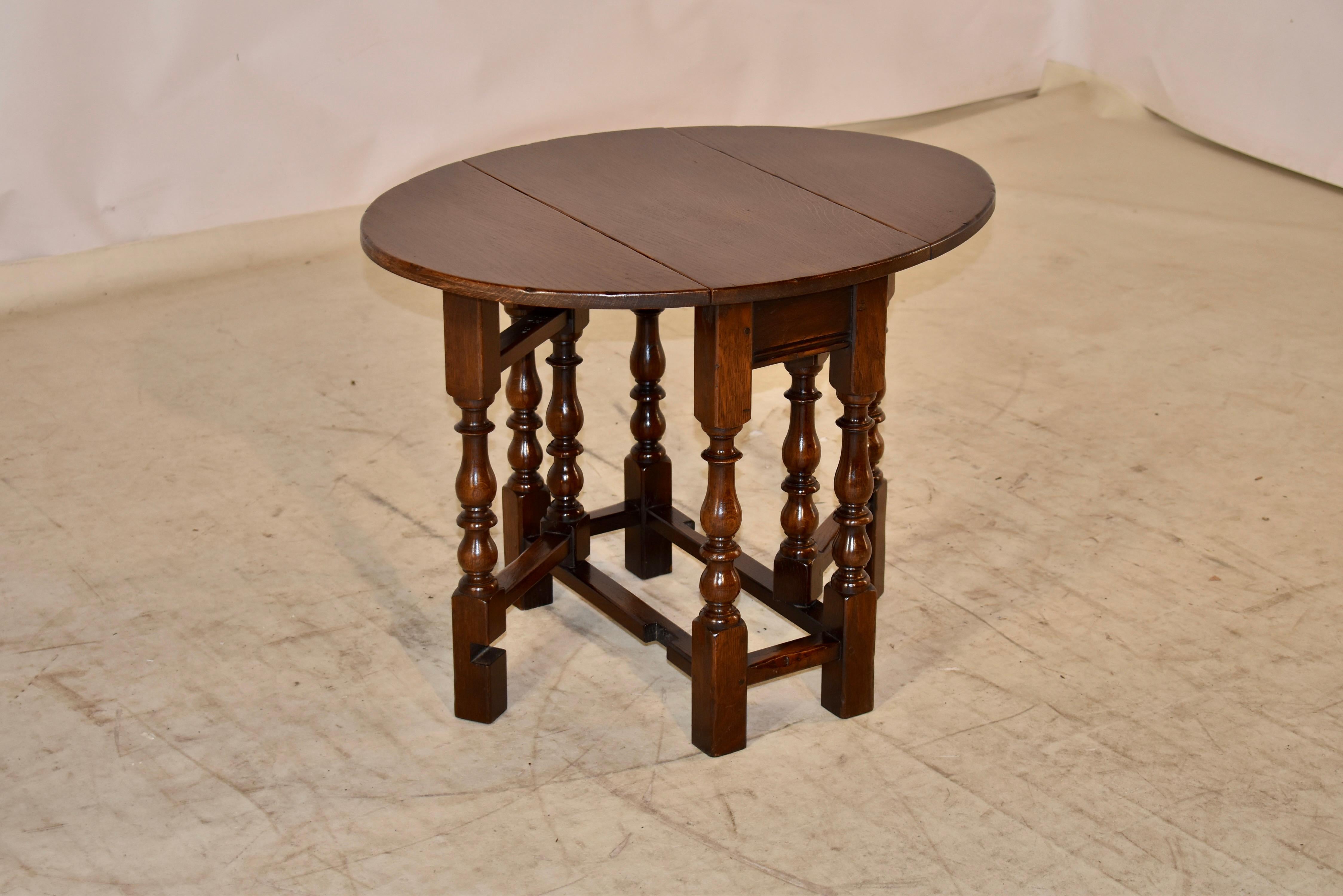 Chêne Table à pied en chêne anglais, vers 1900 en vente