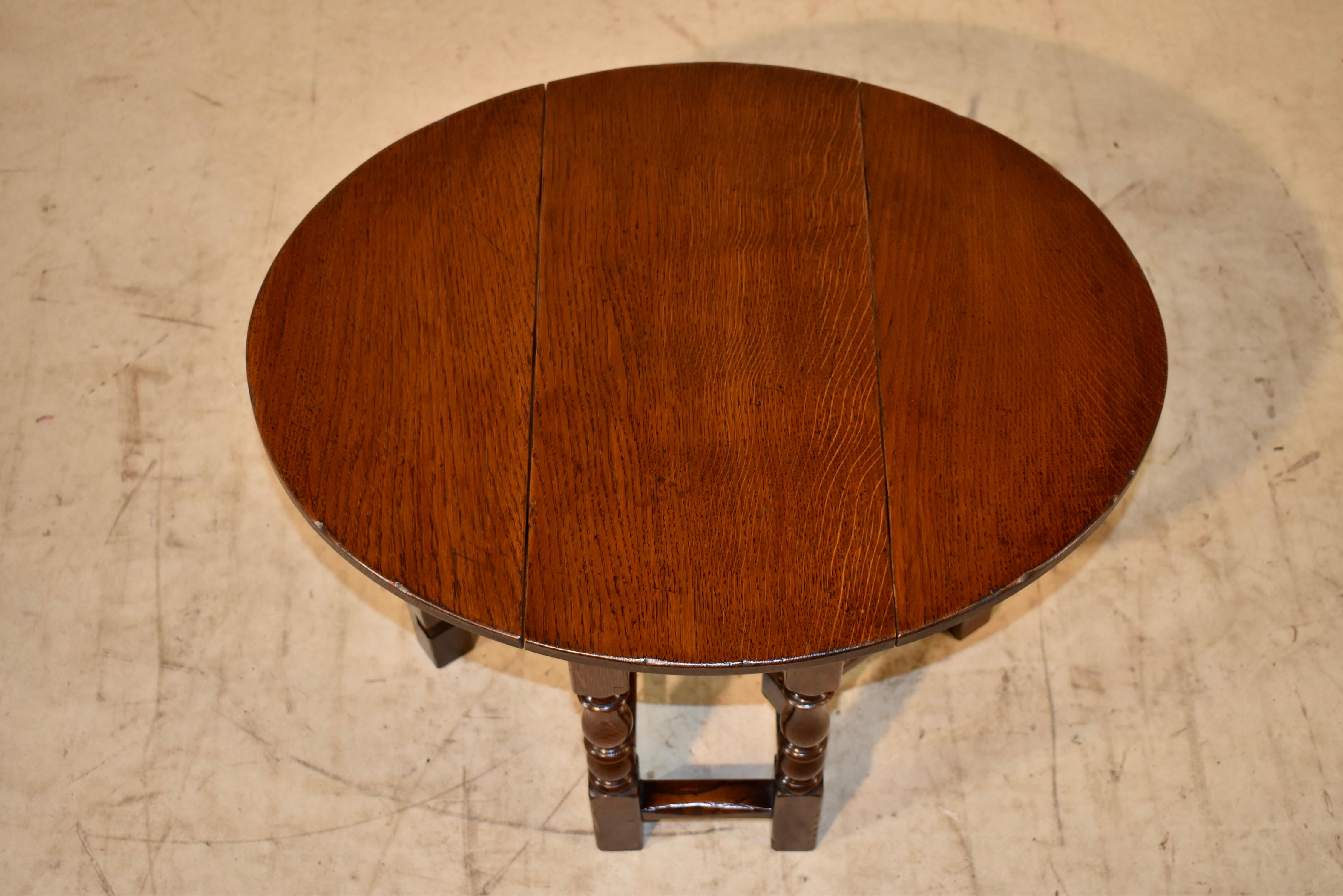 Table à pied en chêne anglais, vers 1900 en vente 1