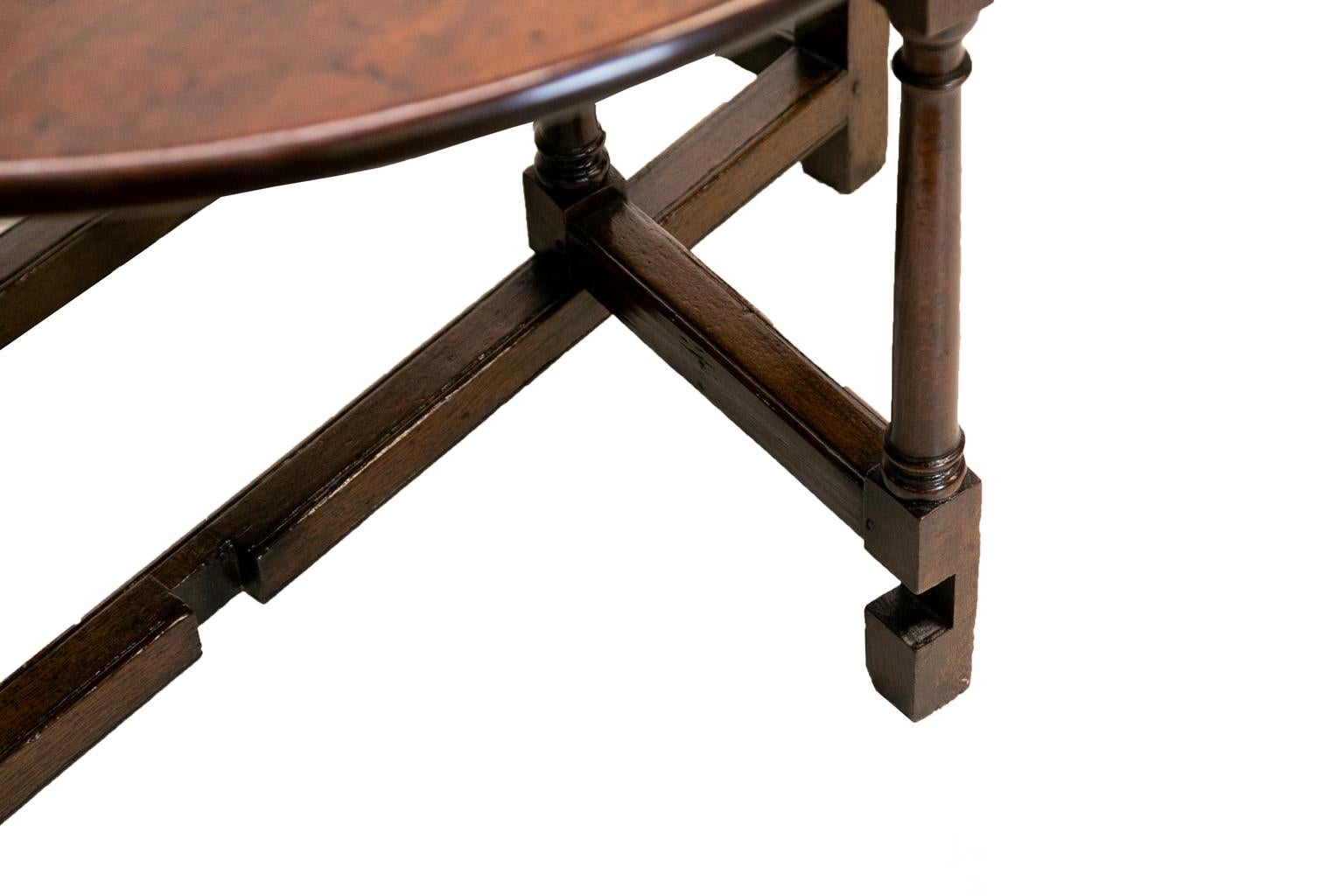 English Oak Gate Leg Table In Good Condition In Wilson, NC