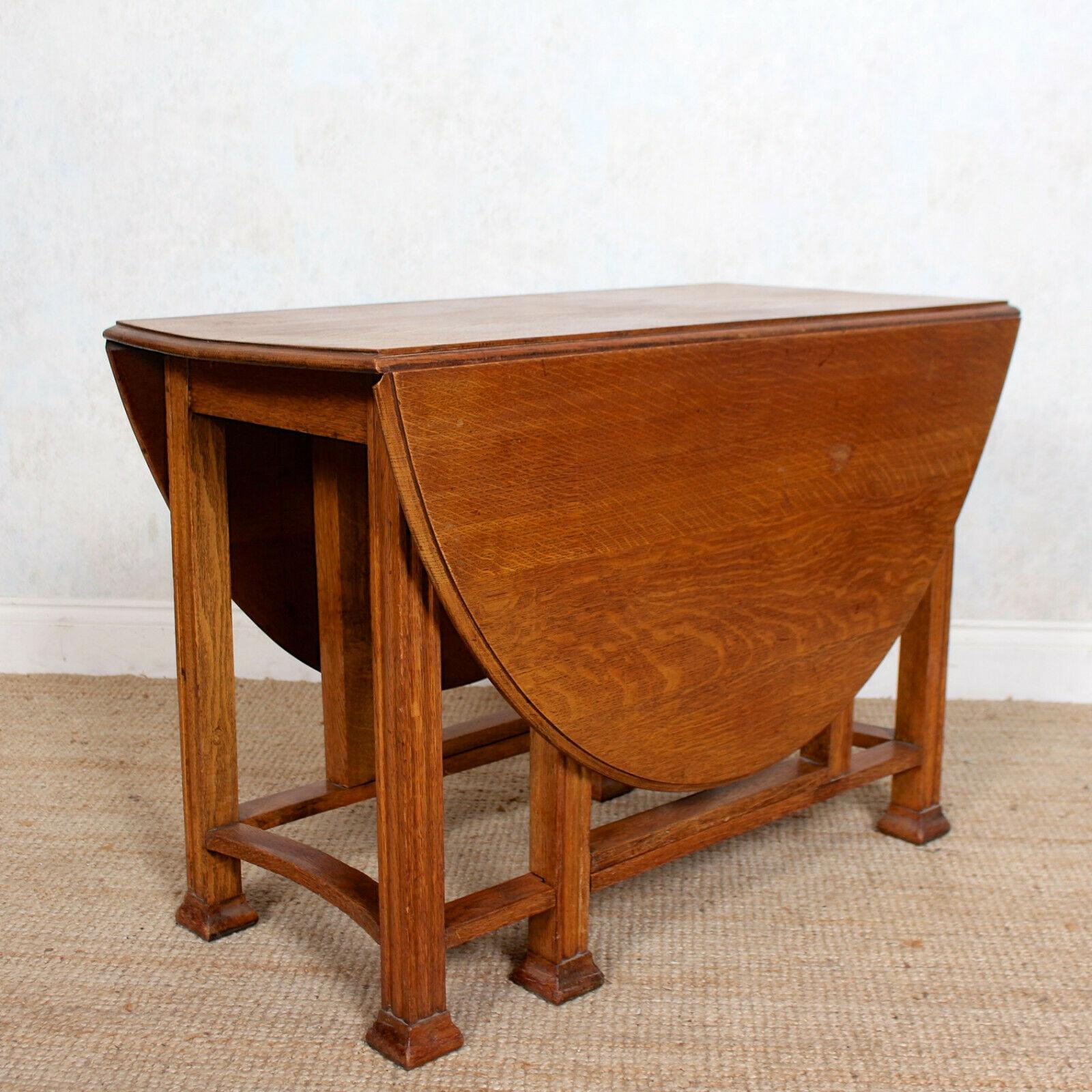 20th Century English Oak Gateleg Dining Table Carved Solid Folding Kitchen Table For Sale