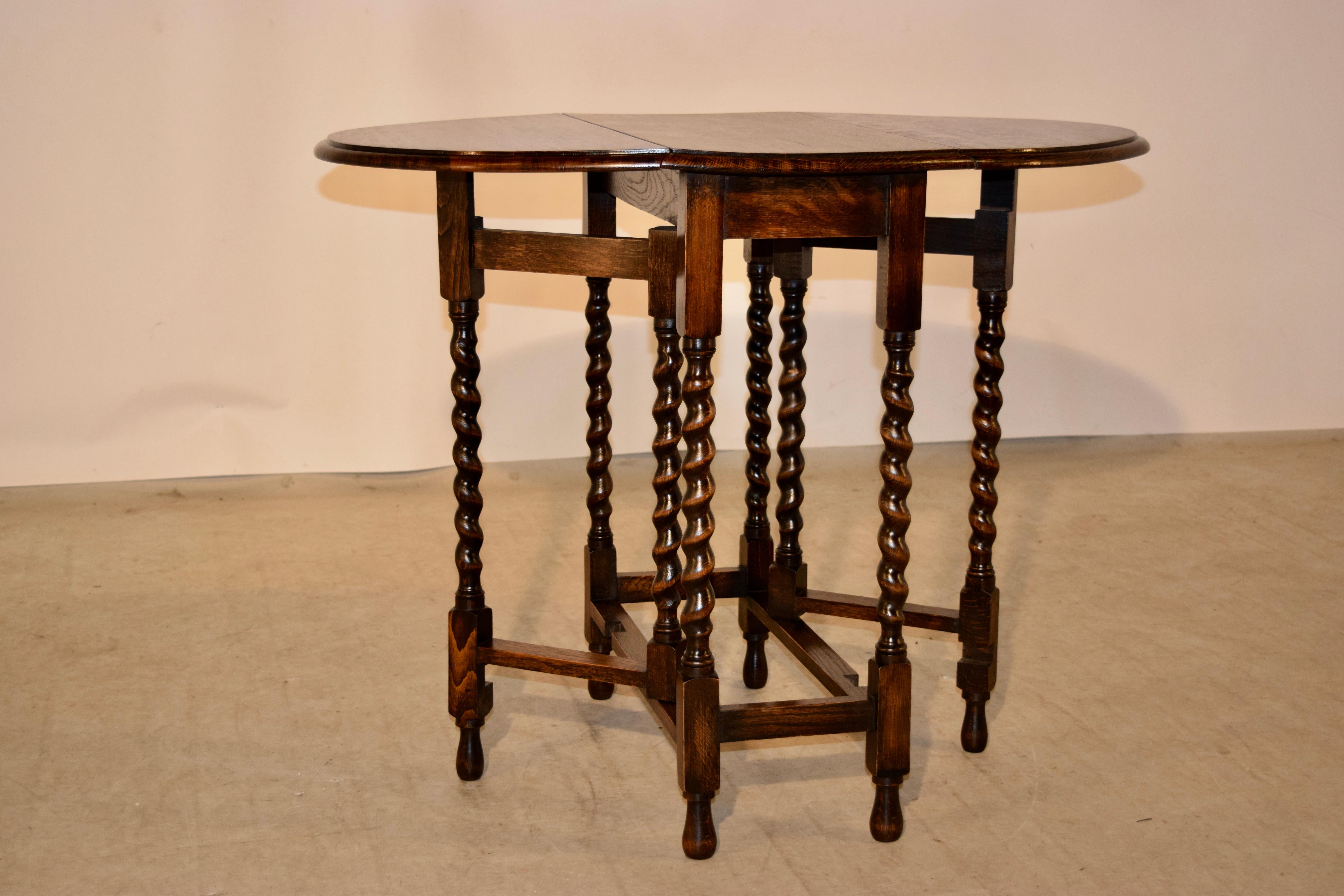 Edwardian English Oak Gateleg Table, circa 1900