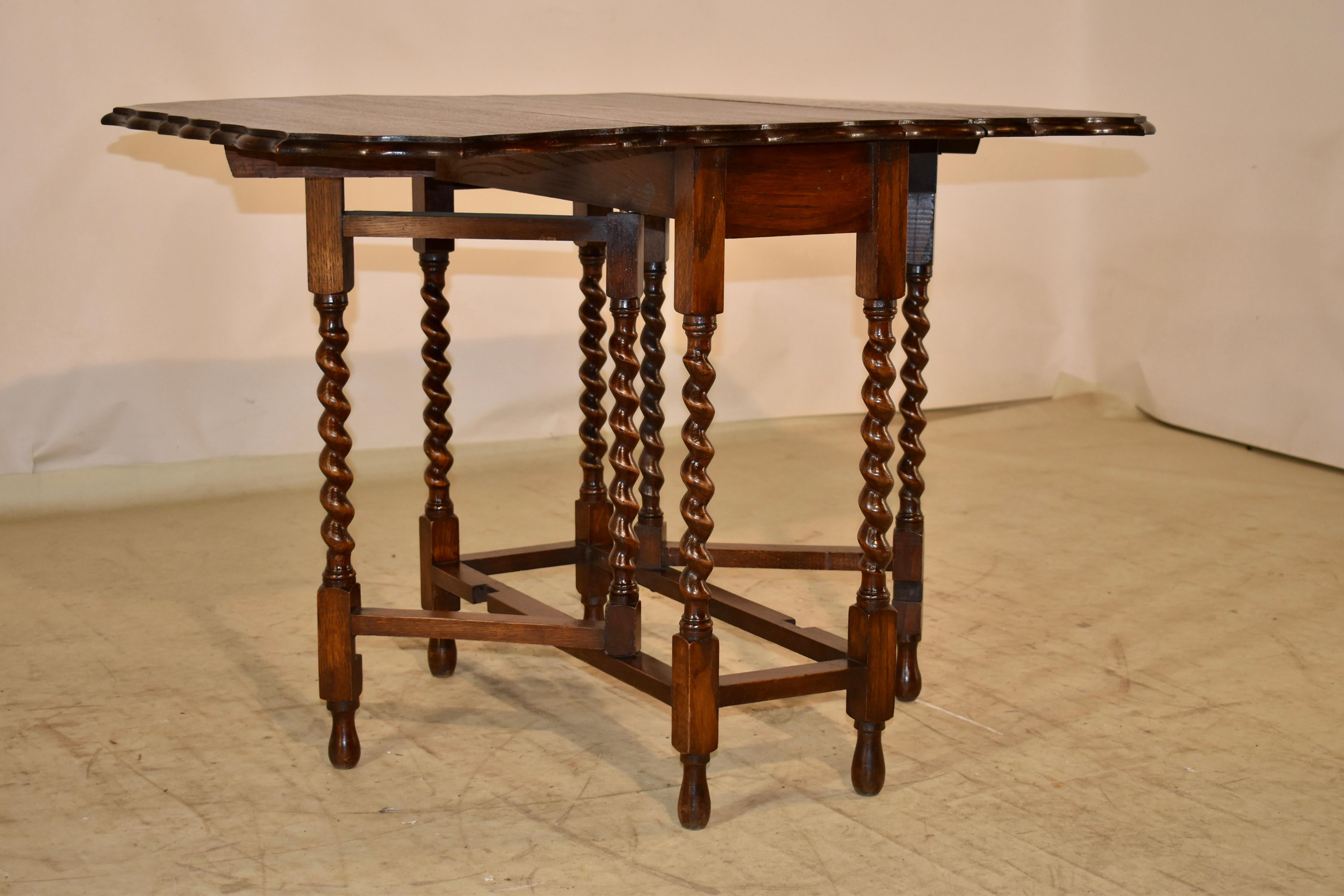 Early 20th Century English Oak Gateleg Table, Circa 1900 For Sale