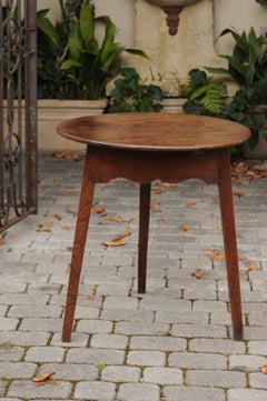 English Oak George III Period Cricket Table with Scalloped Apron, circa 1820