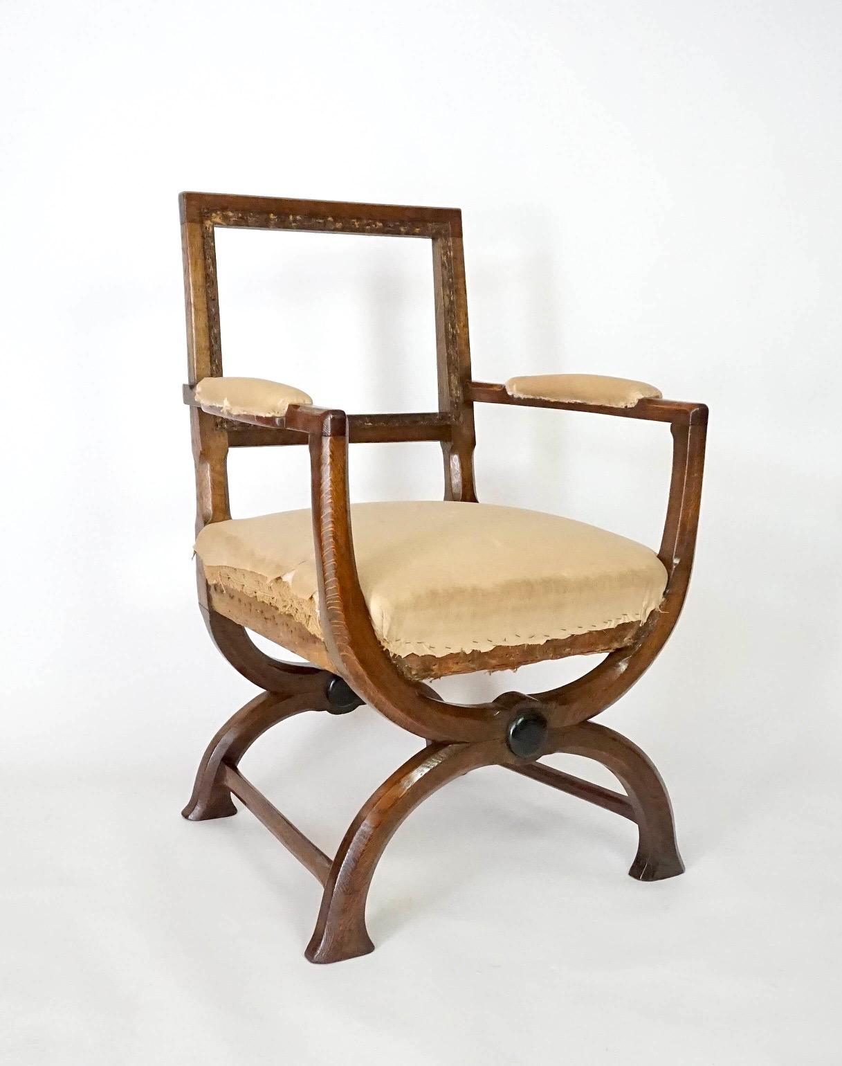 English Oak Gothic Style Curule Armchairs Attributed to A.W.N. Pugin, circa 1830 In Good Condition For Sale In Kinderhook, NY