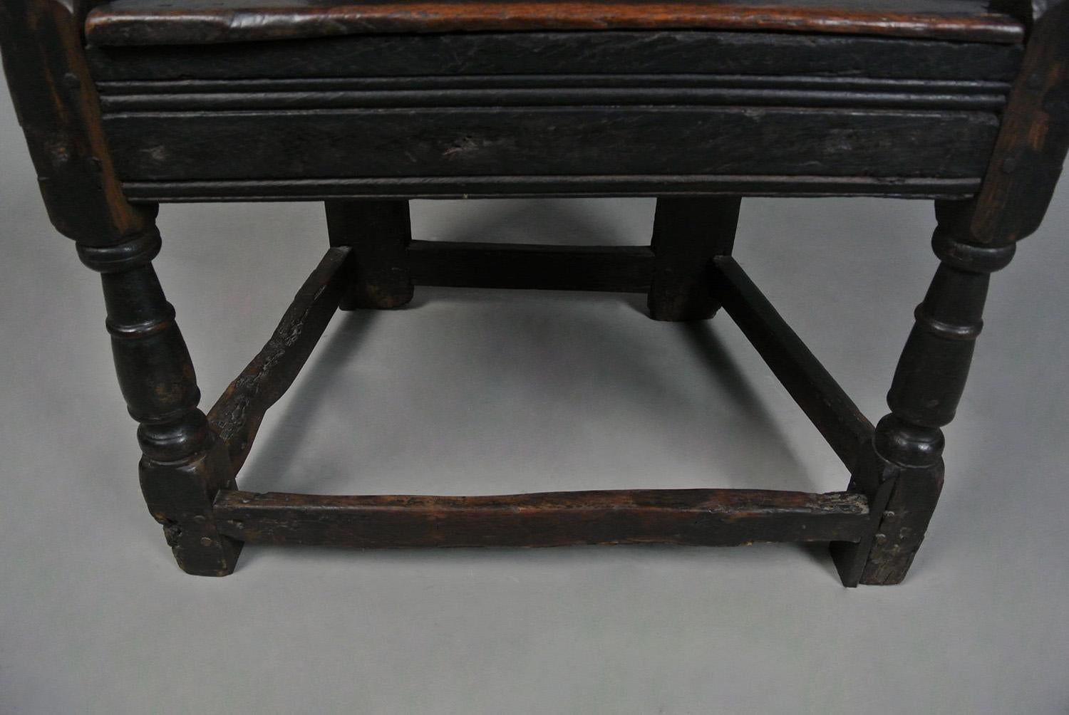 English Oak ‘Great Chair’ inlaid with Holly and Bog Oak c. 1650 In Good Condition In Heathfield, GB
