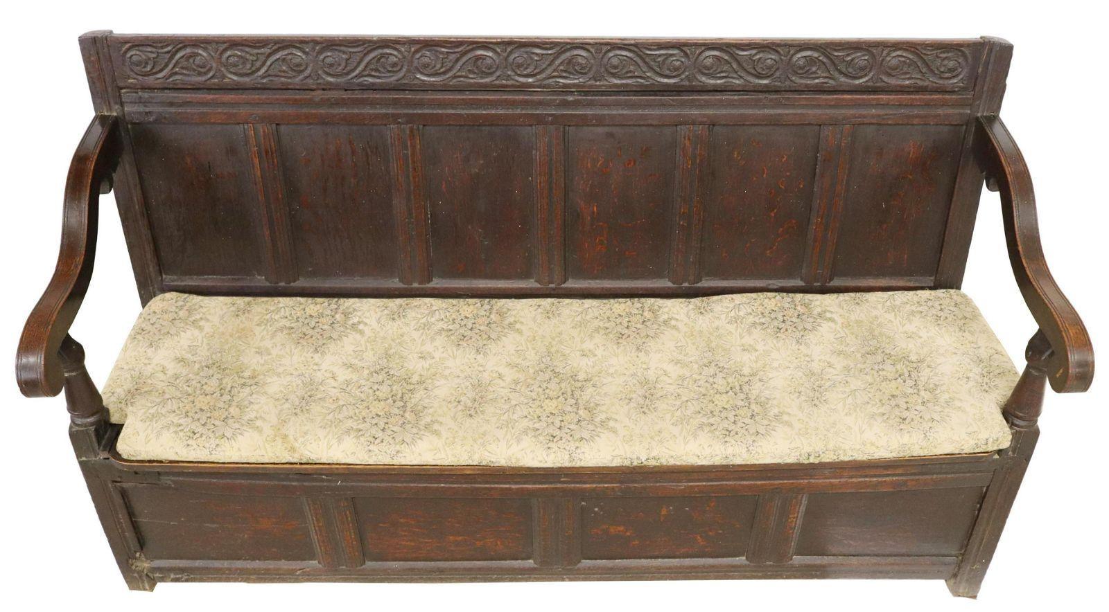 Englische Hall Storage Settle Bench aus Eiche, 18. Jahrhundert. (Georgian) im Angebot