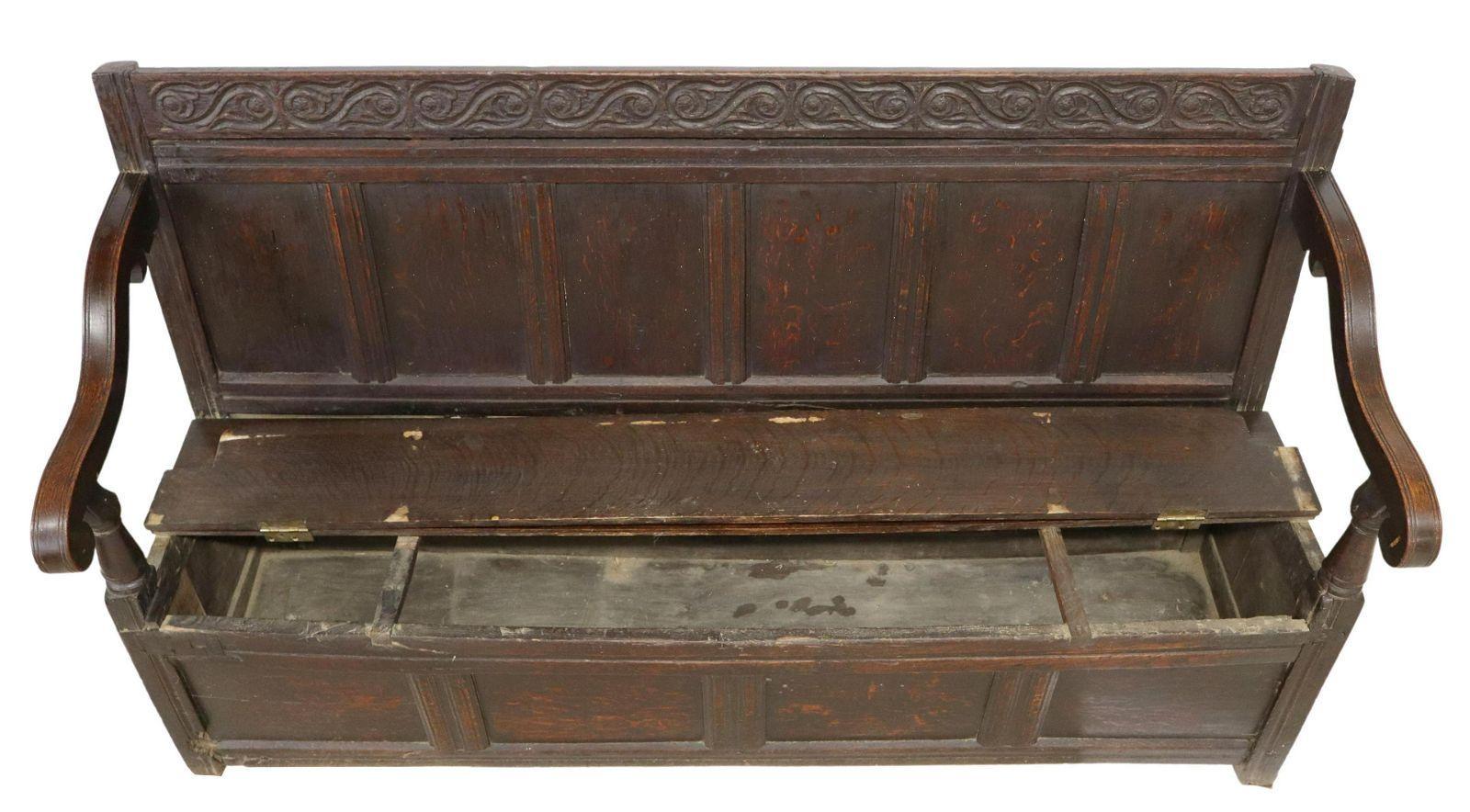 Englische Hall Storage Settle Bench aus Eiche, 18. Jahrhundert. (Handgefertigt) im Angebot