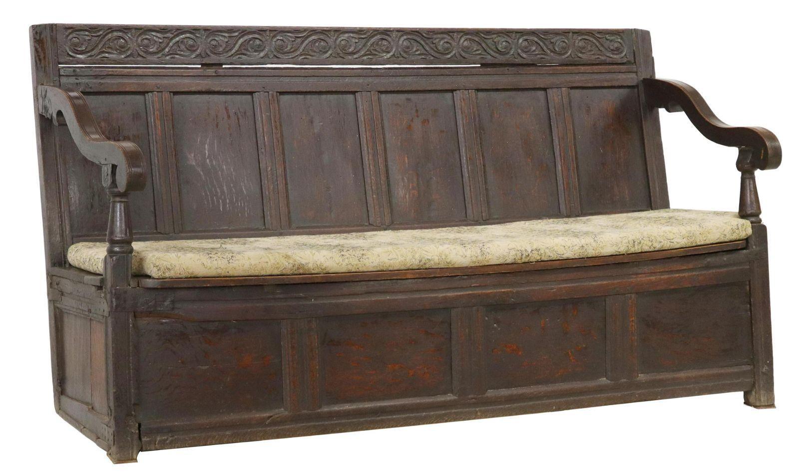 Englische Hall Storage Settle Bench aus Eiche, 18. Jahrhundert. (Textil) im Angebot