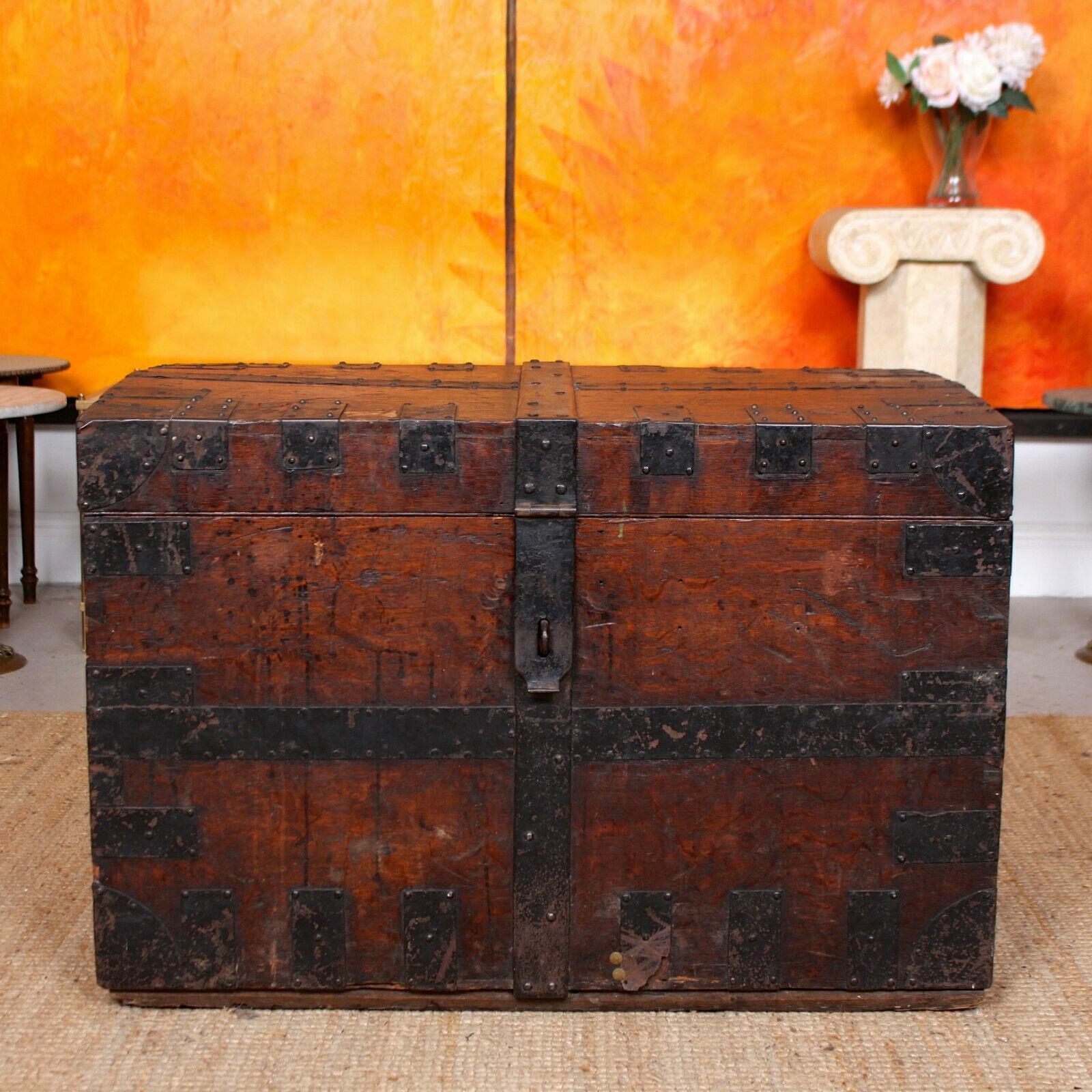 English Oak Iron Bound Silver Chest 19th Century Trunk Blanket Box In Good Condition For Sale In Newcastle upon Tyne, GB