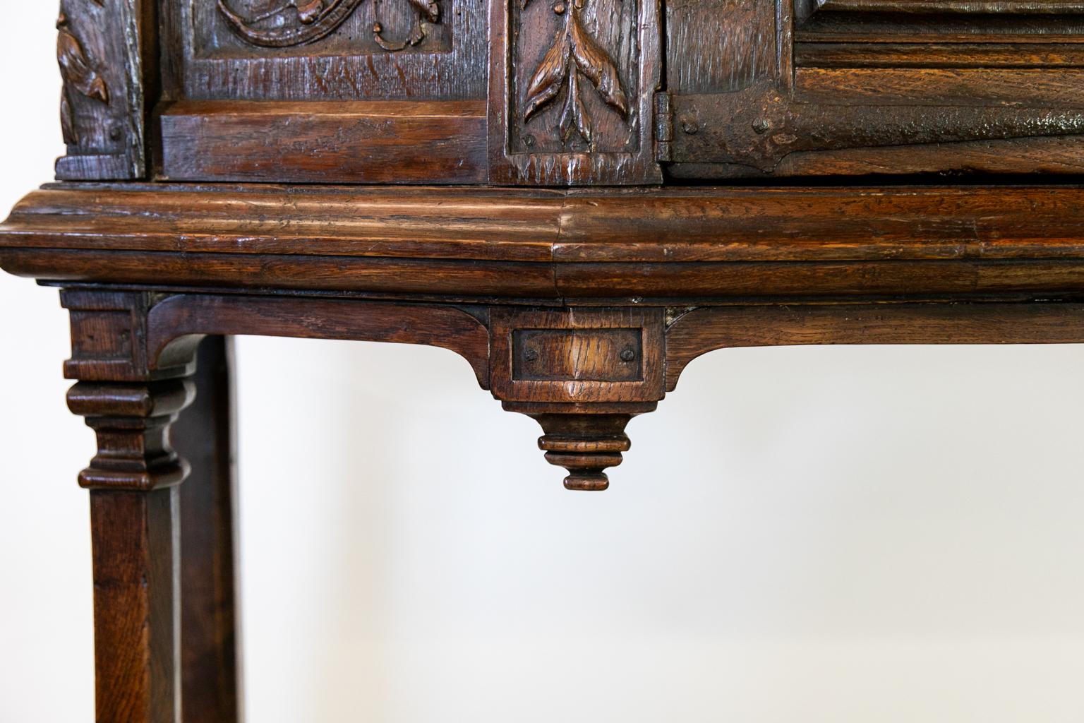 English Oak Jacobean Style Court Cupboard In Good Condition For Sale In Wilson, NC