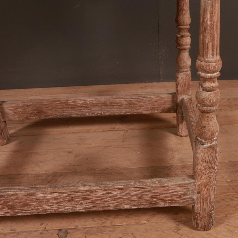 English Oak Lamp Table In Good Condition In Leamington Spa, Warwickshire