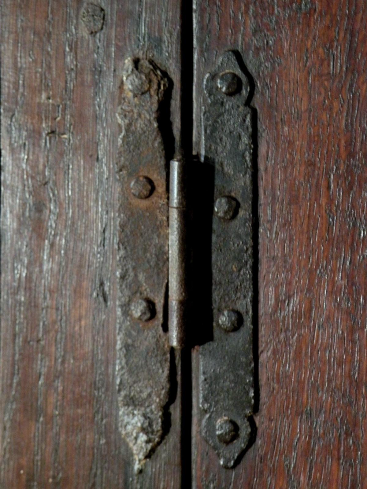 Buffet / armoire / commode en chêne anglais de la fin du XVIIe siècle, de style Jacobean, avec vaisselier en vente 1