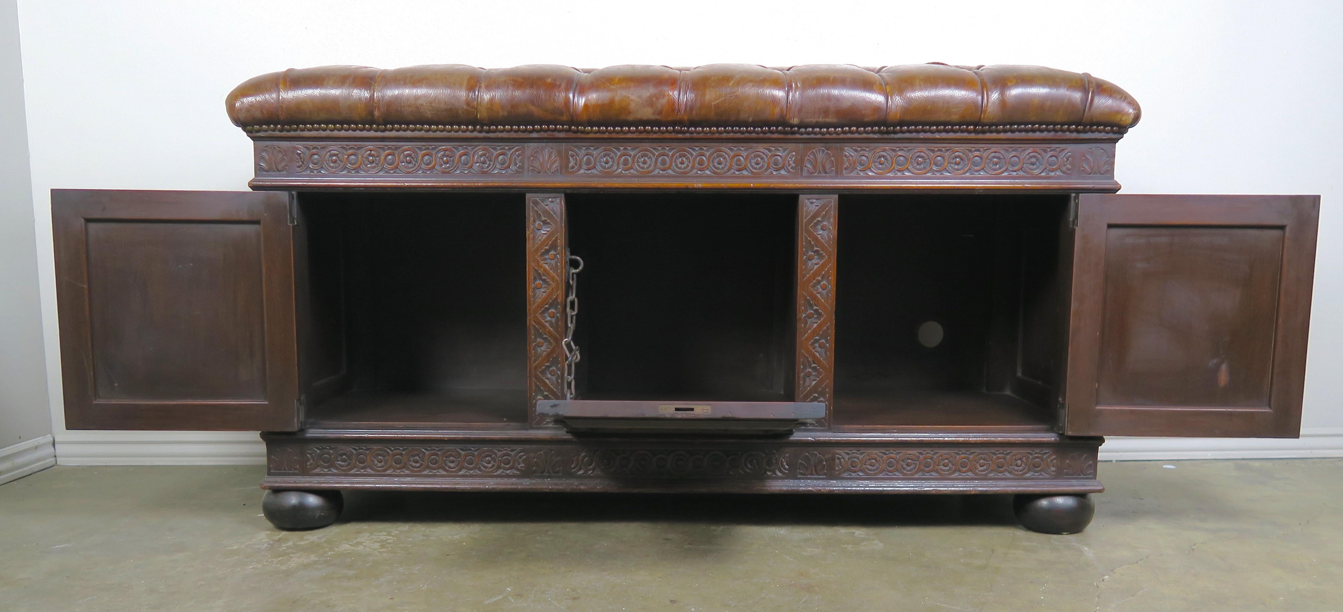 Hand-Carved English Oak Leather Tufted Bench with Storage, circa 1900s