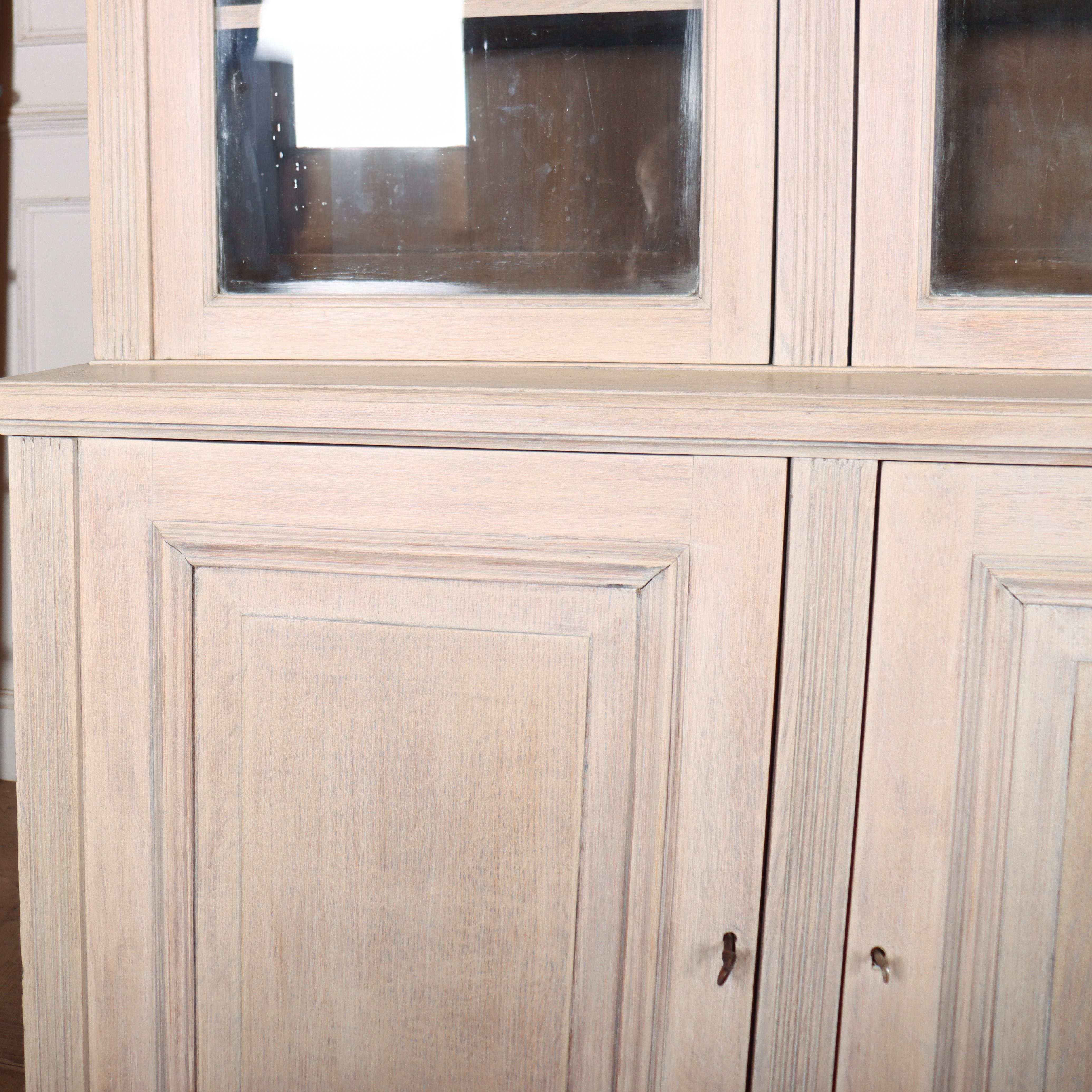 Vittoriano Libreria in Oak inglese in vendita