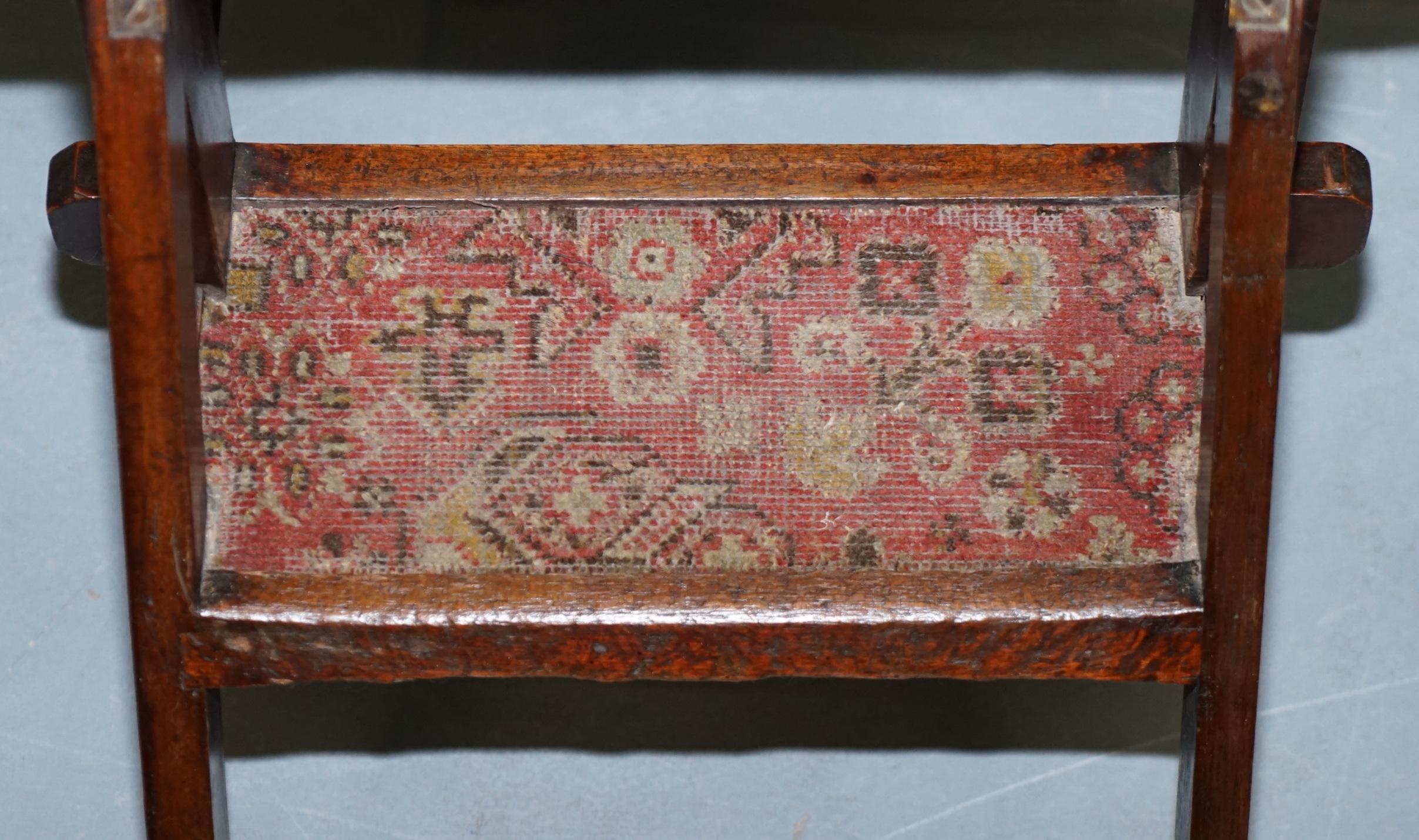 English Oak Library Chair Metamorphic Steps circa 1890 Arts & Crafts Carpet Line 8