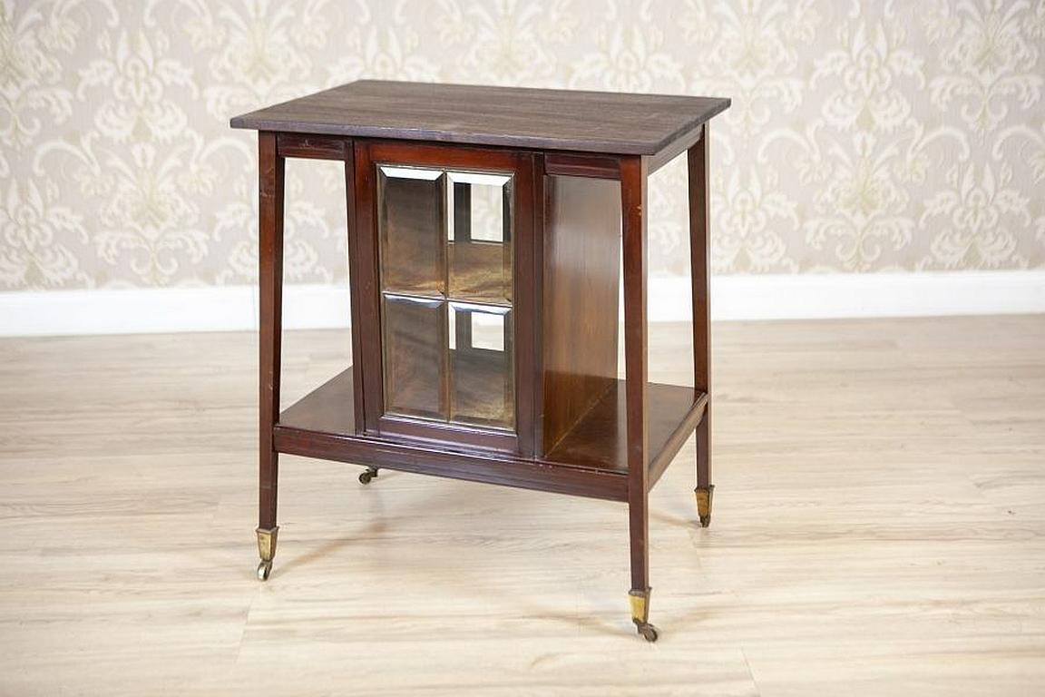 European English Oak Liquor Cabinet/Side Table From the Late 19th Century